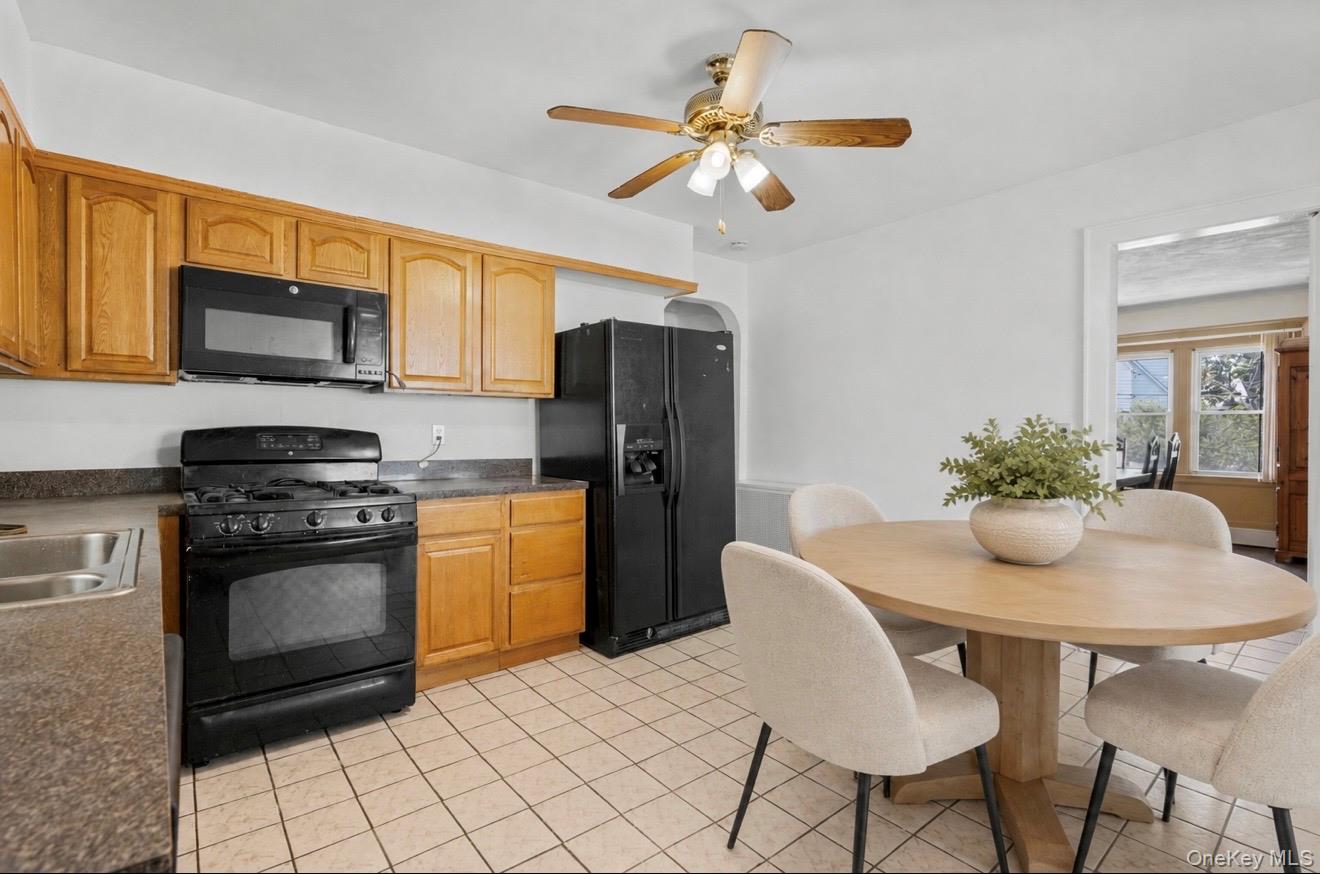11 Winfield Avenue Property Photo 12
