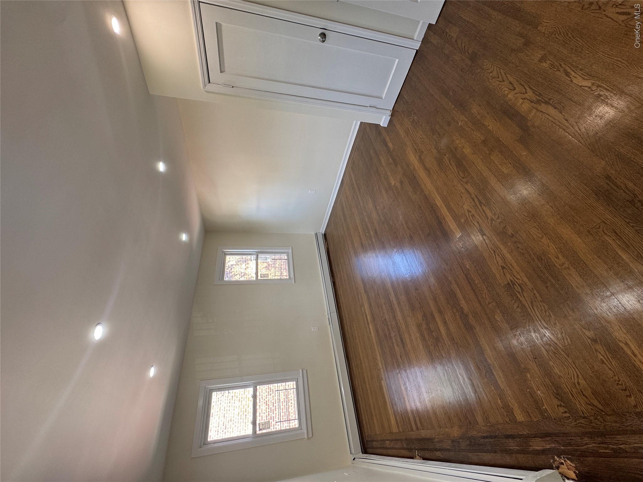 1054 Lydig Avenue Property Photo 2