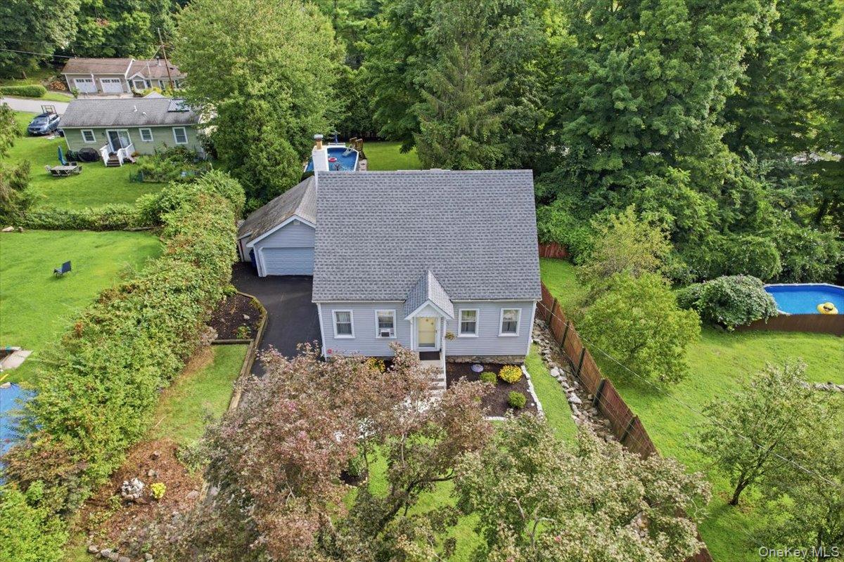 9 Lawrence Drive Property Photo 2