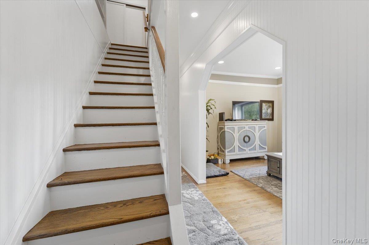 9 Lawrence Drive Property Photo 8