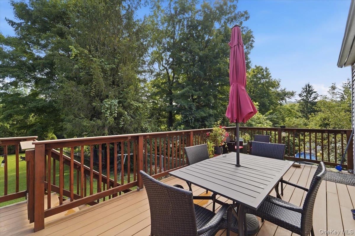 9 Lawrence Drive Property Photo 28