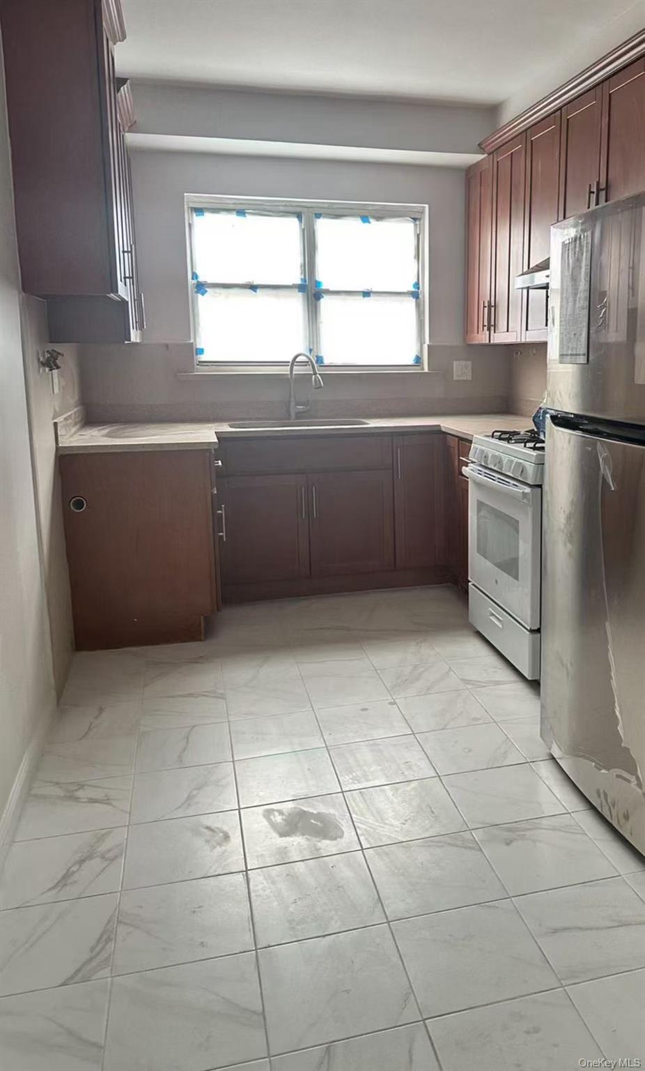 43-35 Byrd Street Property Photo 9