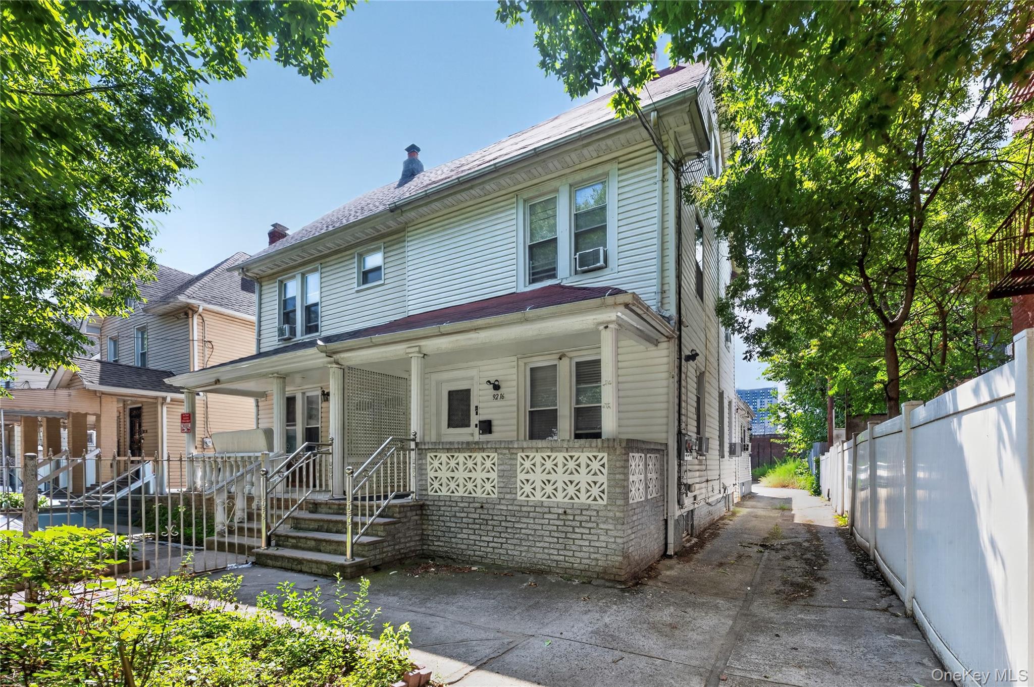 9216 173rd Street Property Photo 1