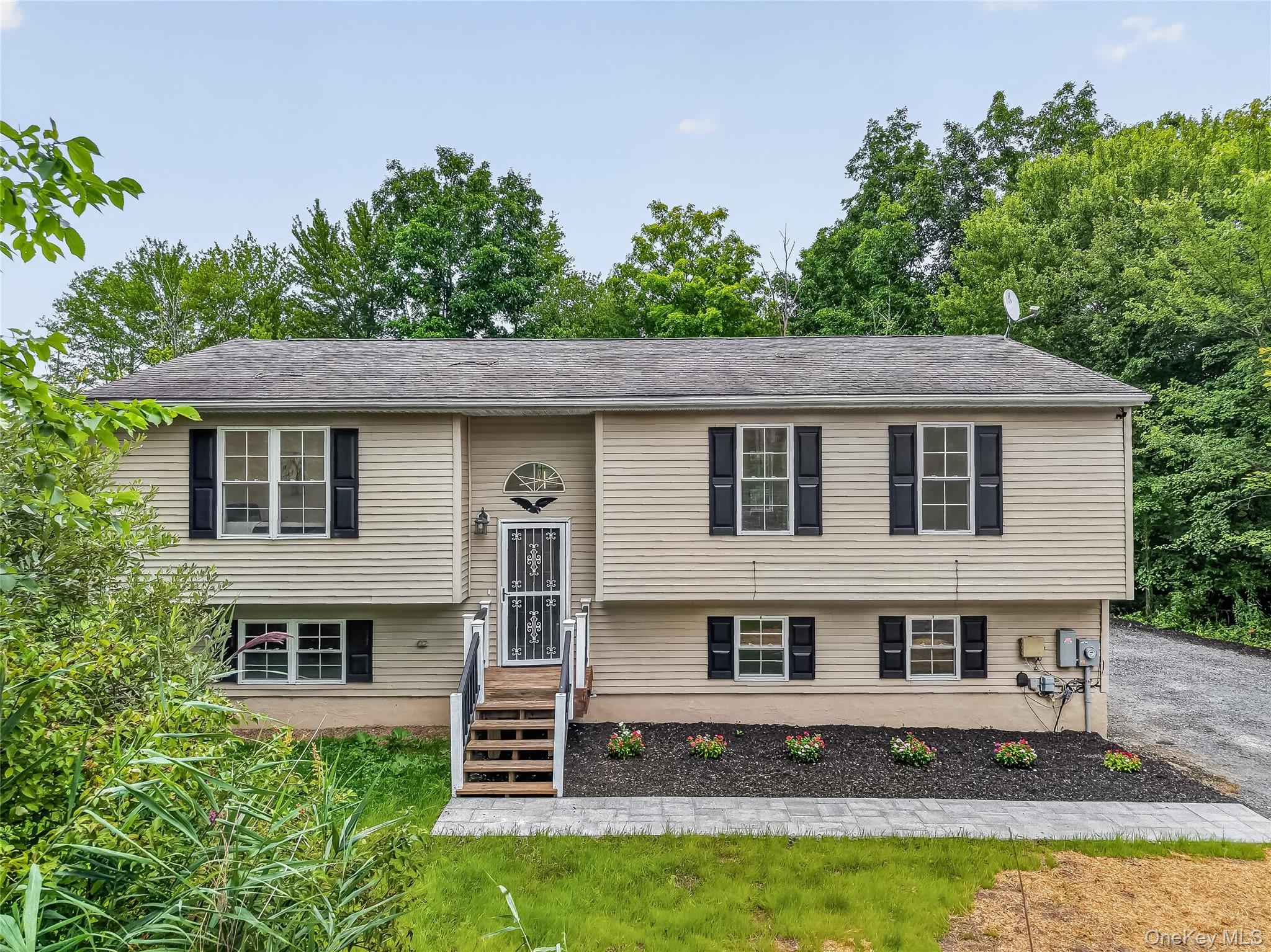 694 State Route 32 Property Photo 1