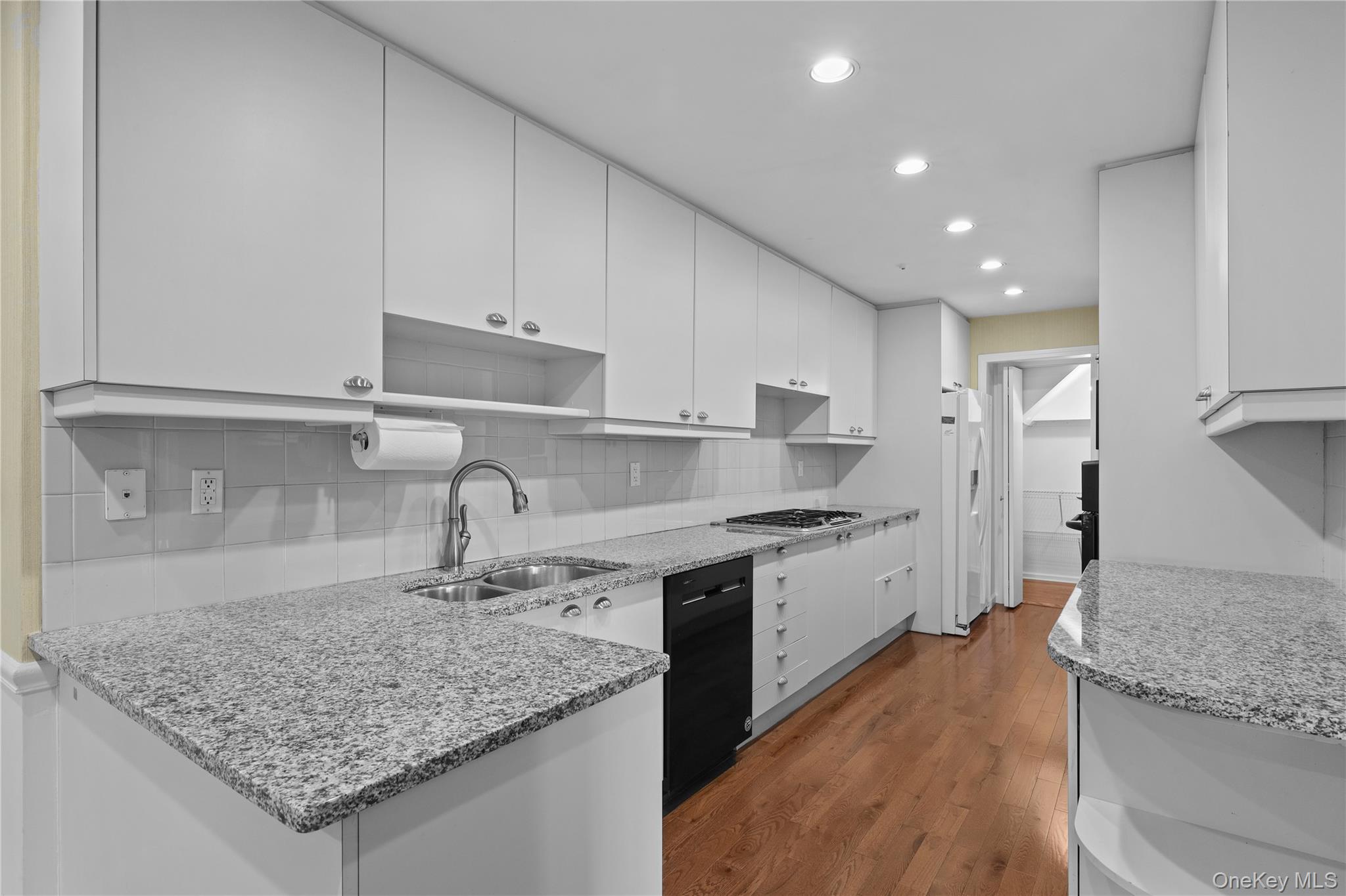 21 Iroquois Trail Property Photo 7