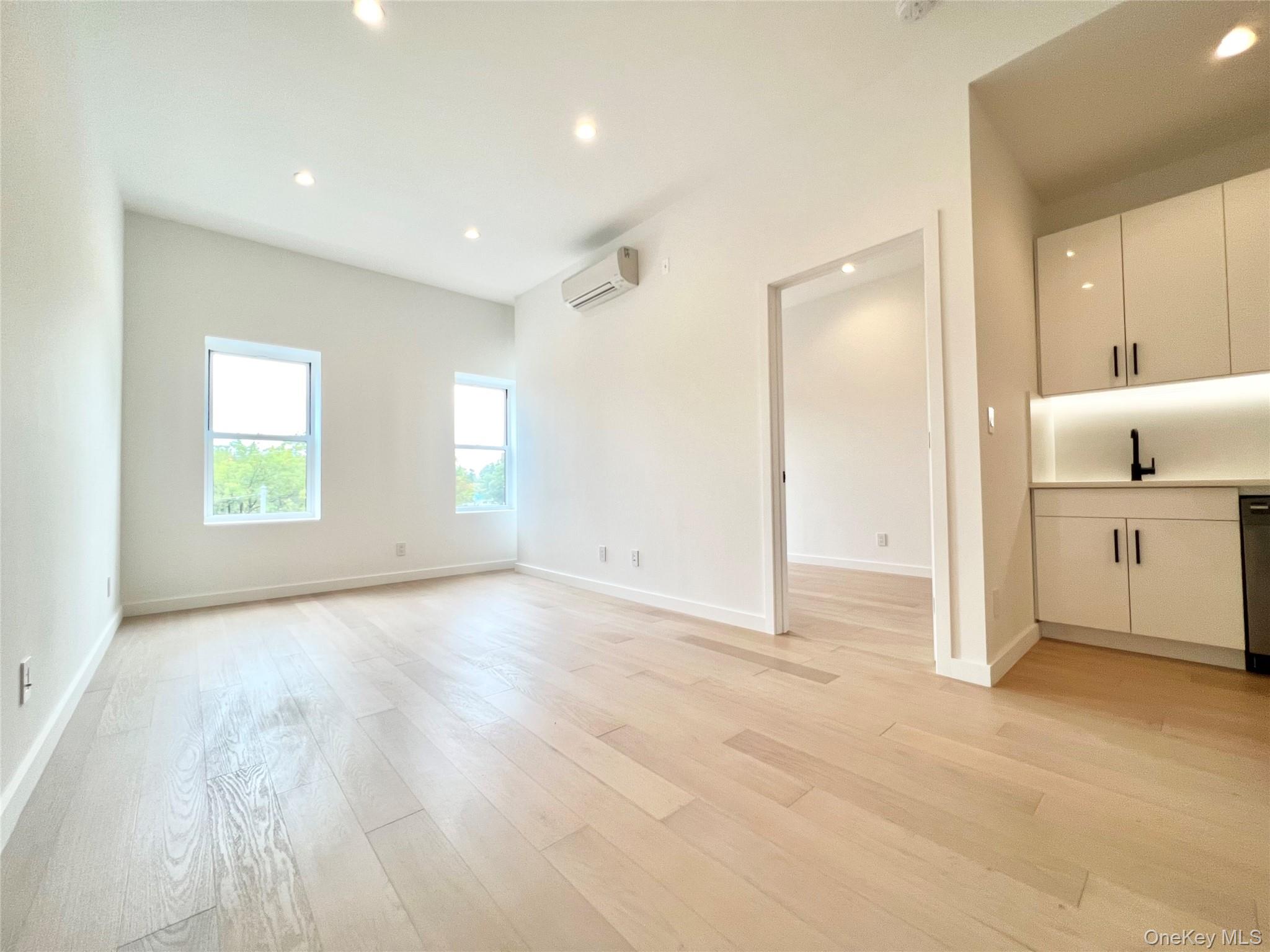 427 Metropolitan Avenue Property Photo 11