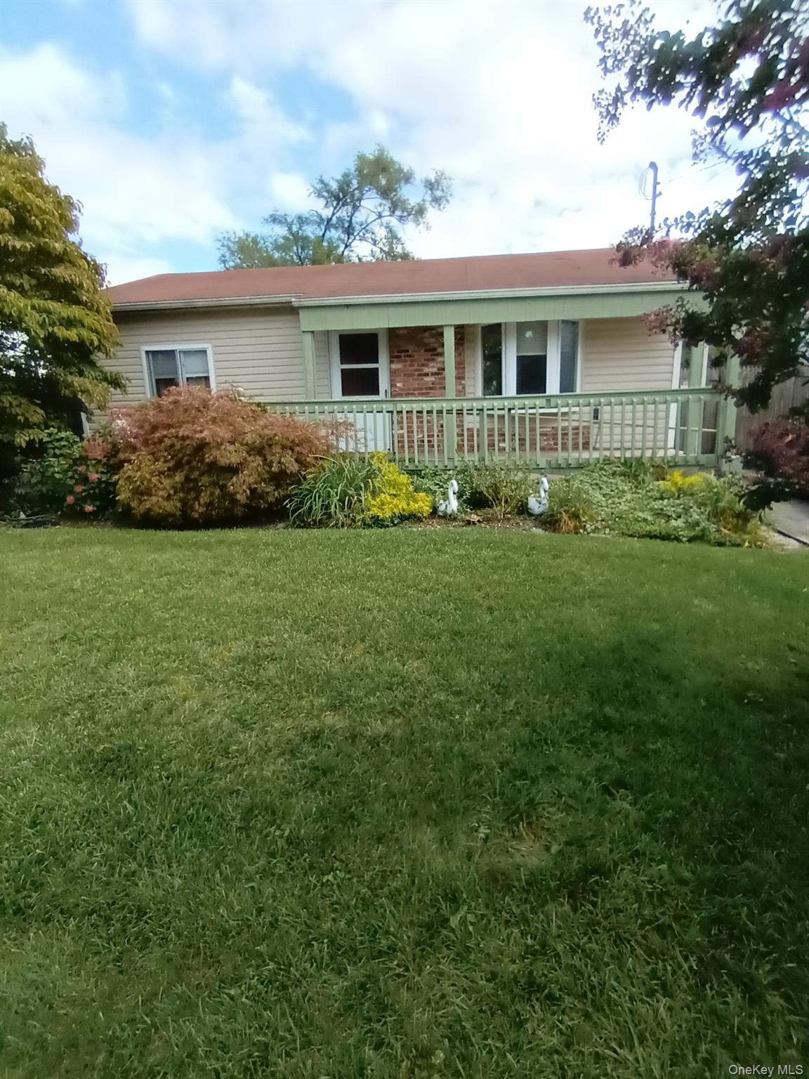 998 Bowling Green Drive Property Photo 1