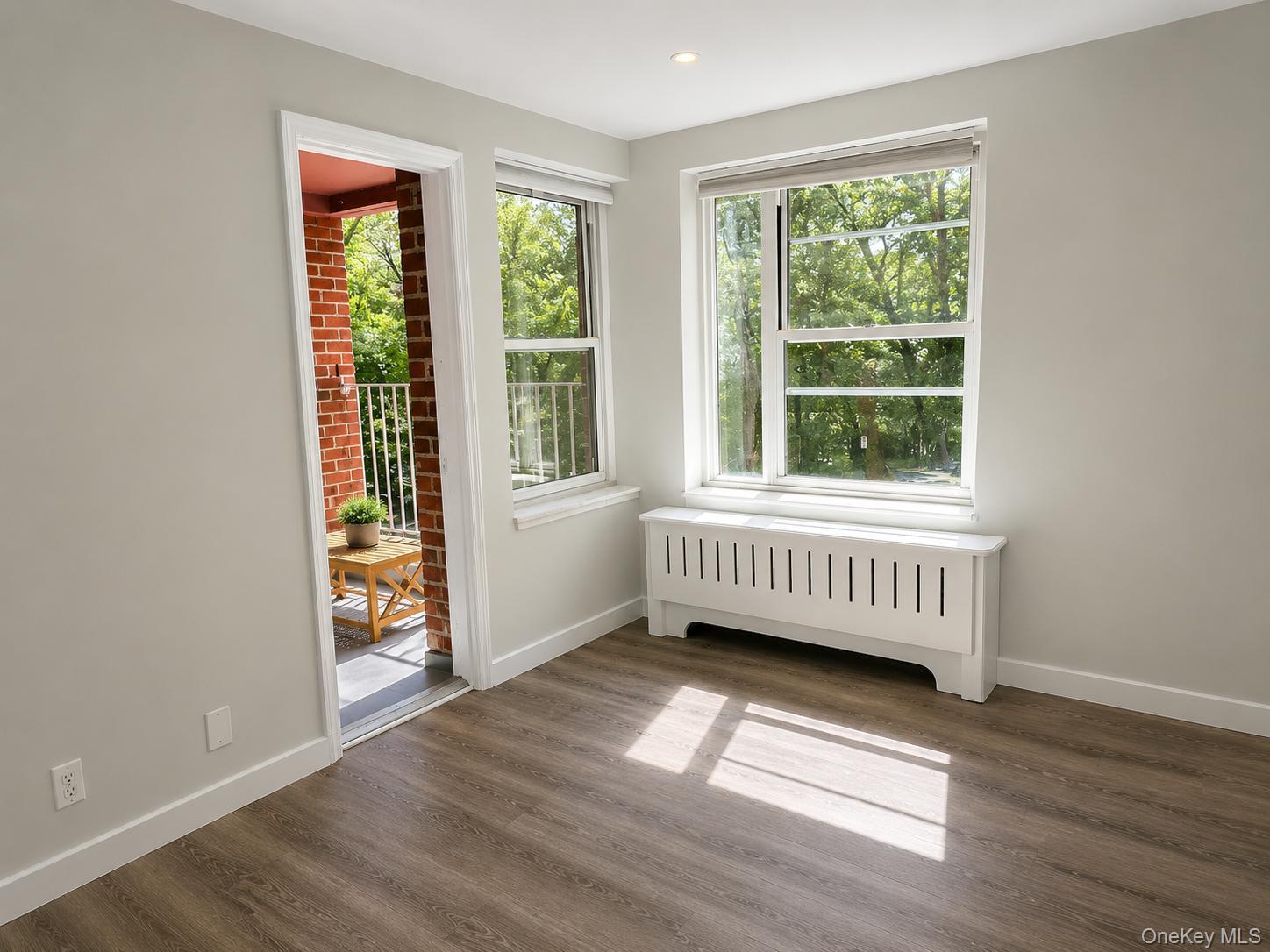 555 Broadway 1i Property Photo 4