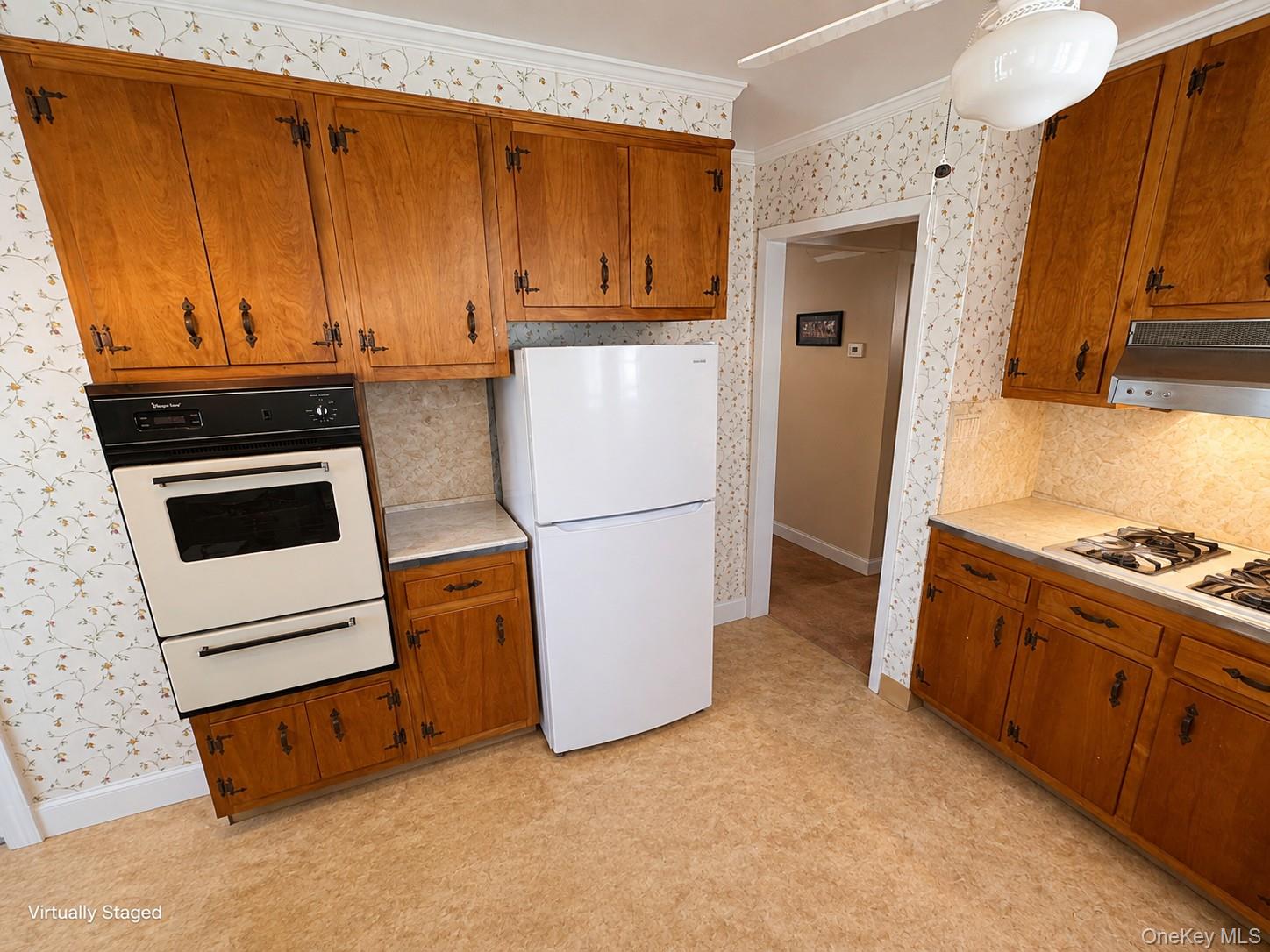 8042 260th Street Property Photo 5