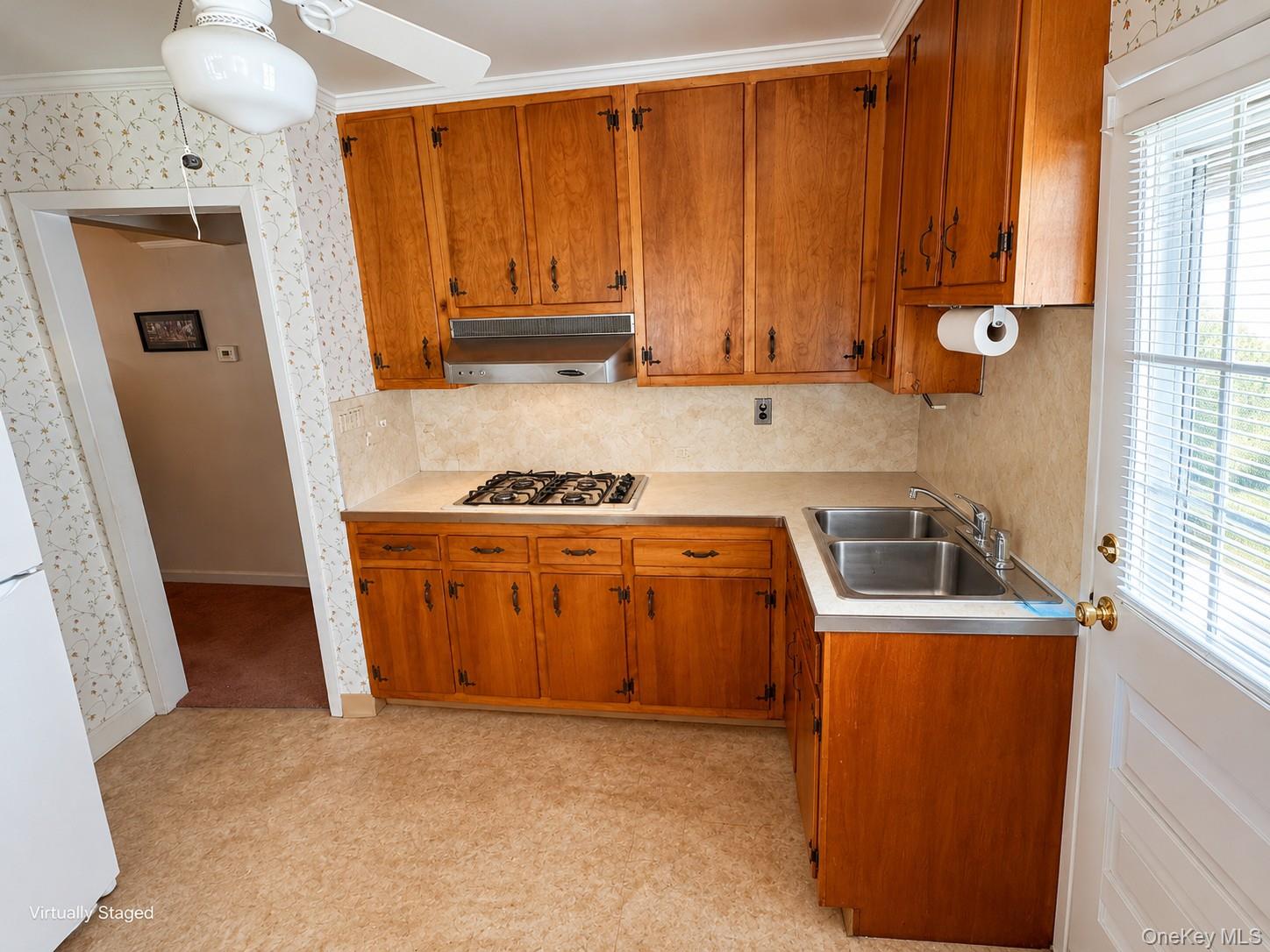 8042 260th Street Property Photo 6