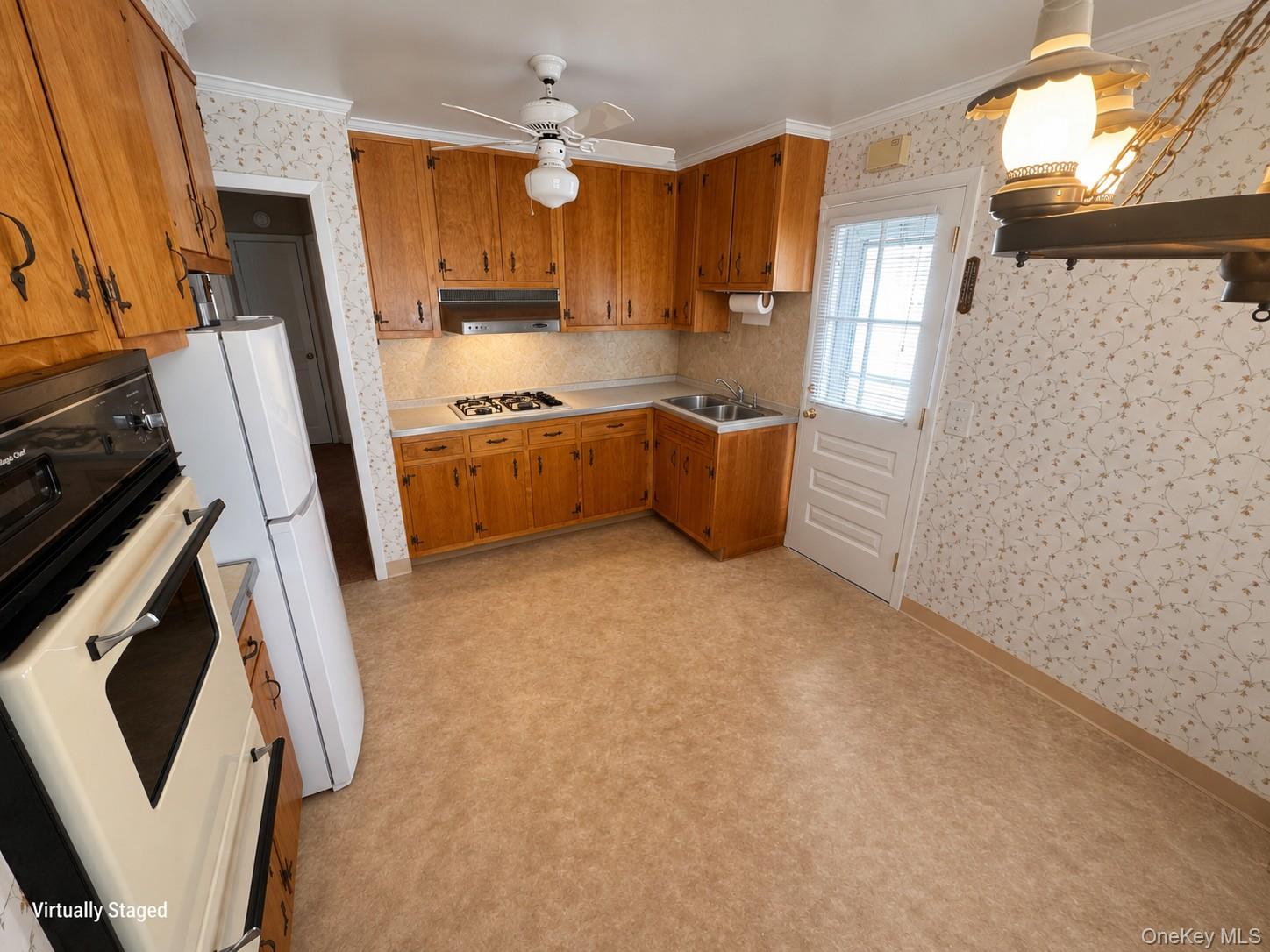 8042 260th Street Property Photo 7