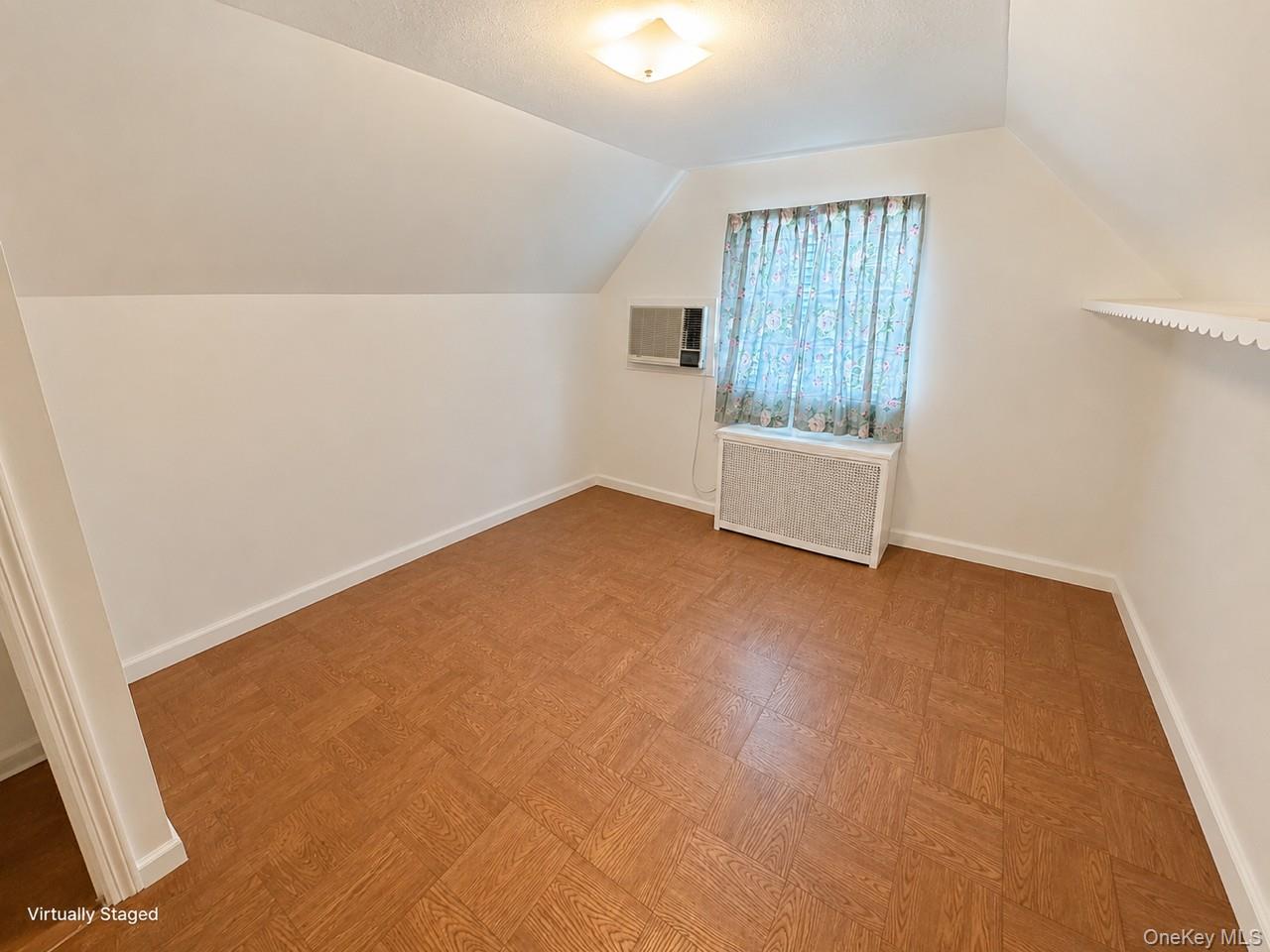 8042 260th Street Property Photo 15