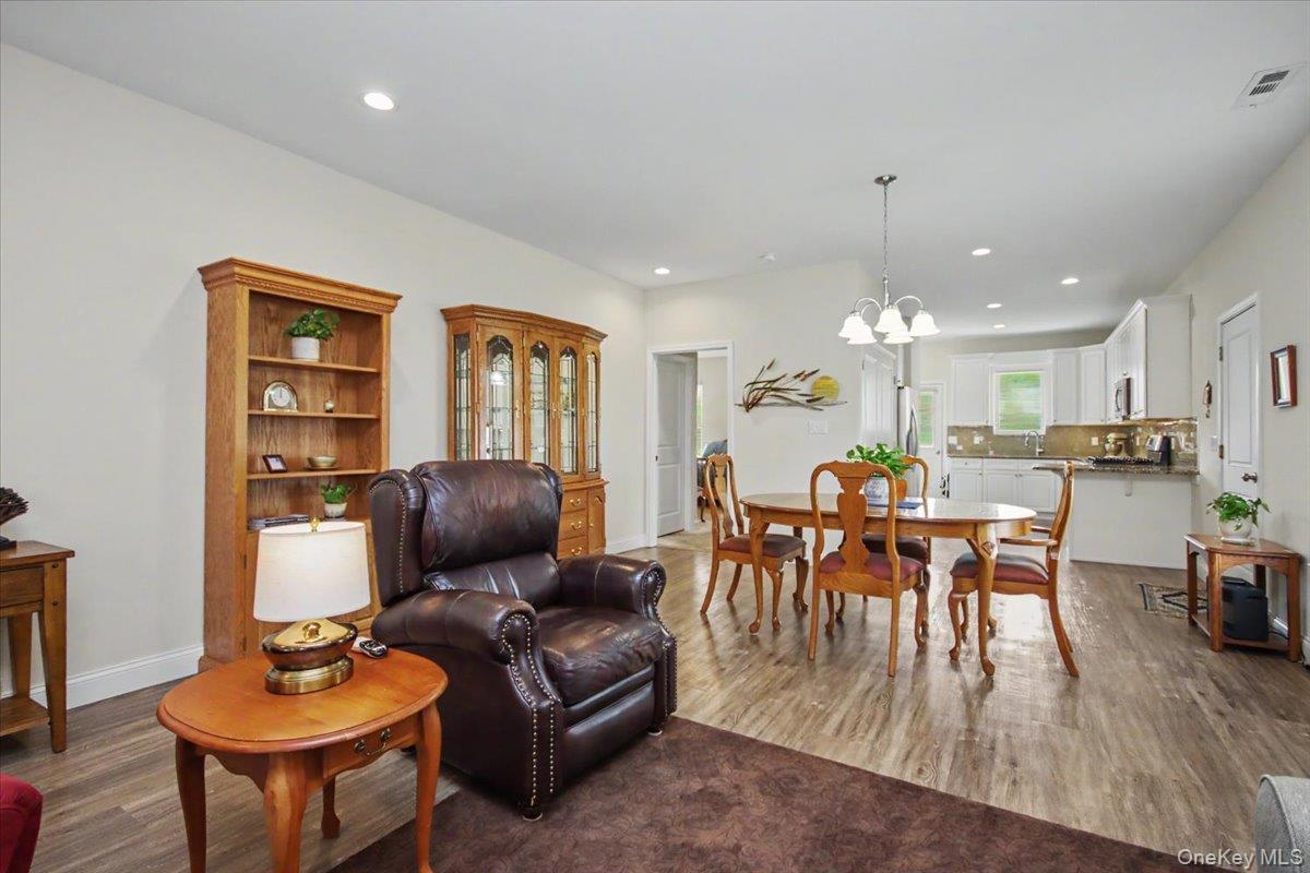 4 Alex Court Property Photo 11