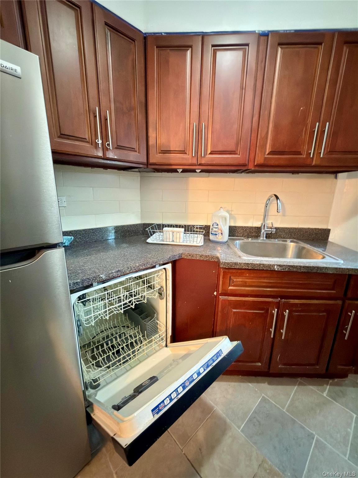 1591 Metropolitan Avenue 5c Property Photo 7