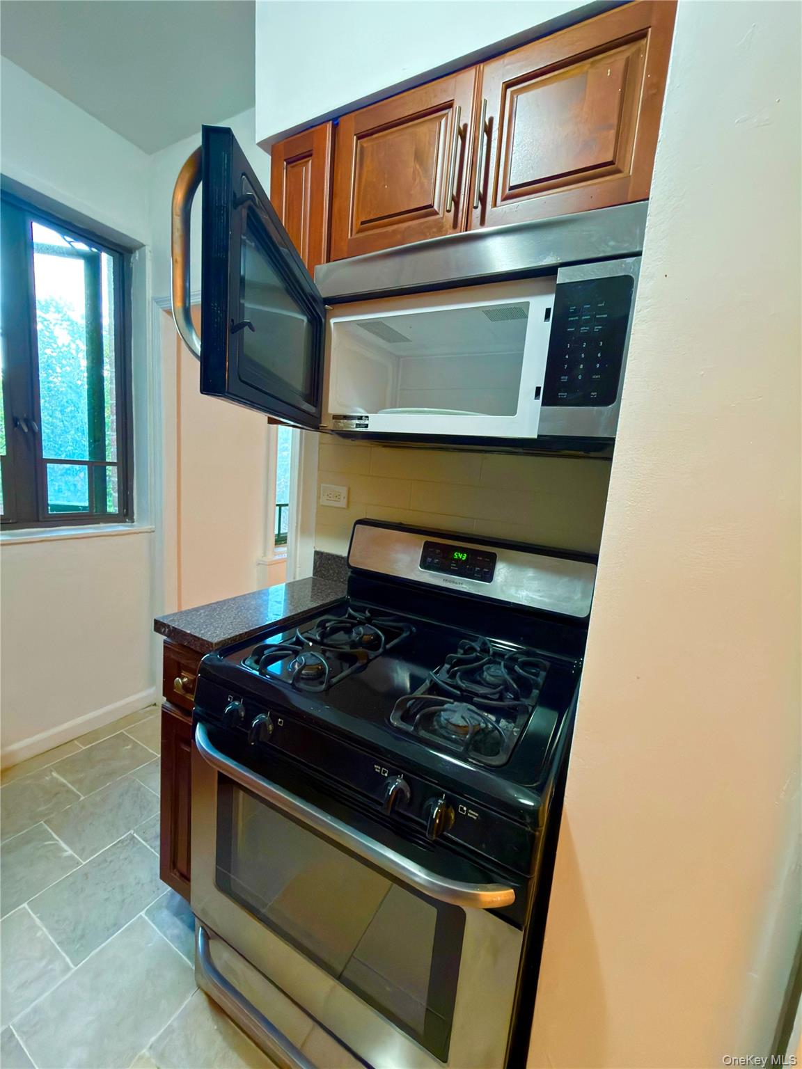 1591 Metropolitan Avenue 5c Property Photo 11