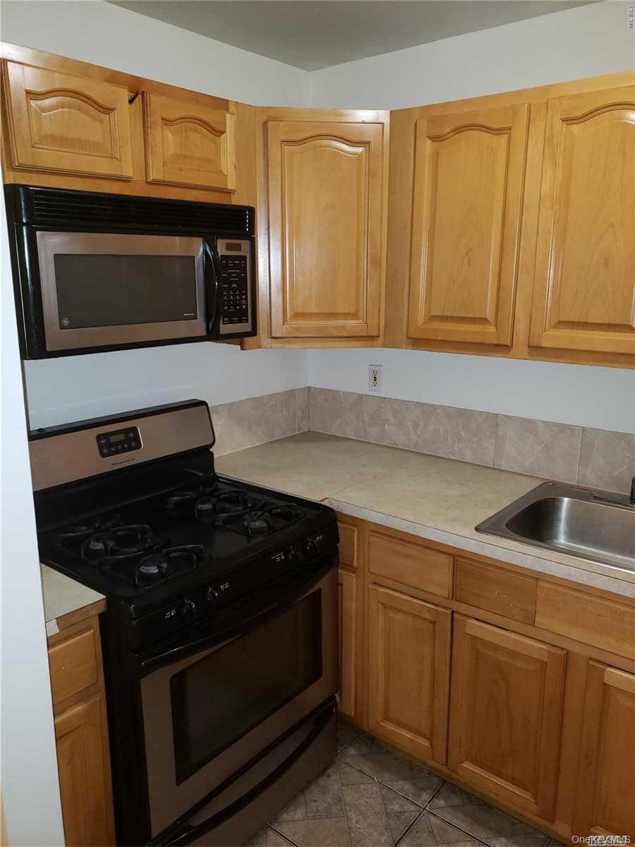 190 Stuyvesant Avenue Property Photo 2