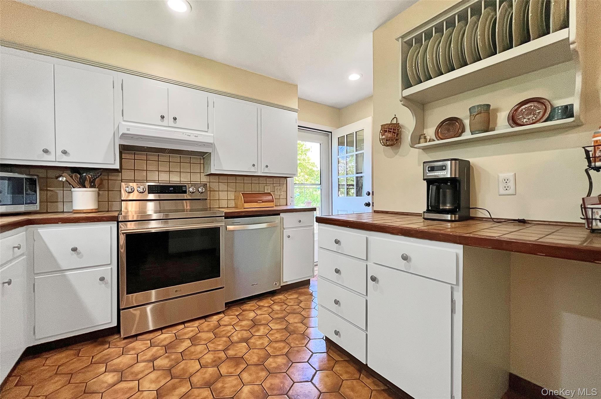 216 Spackenkill Road Property Photo 4