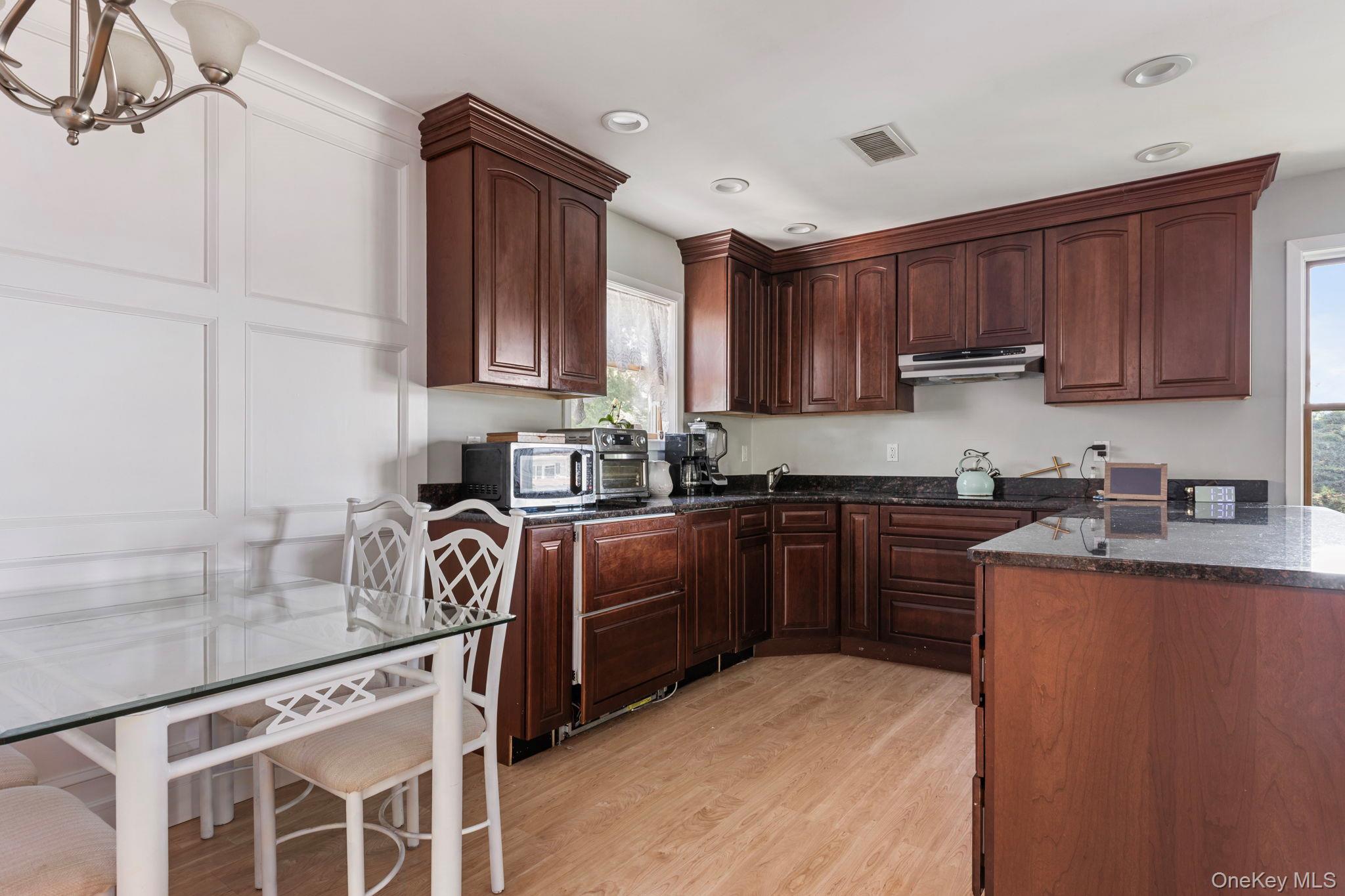 1107 Jefferson Avenue Property Photo 22