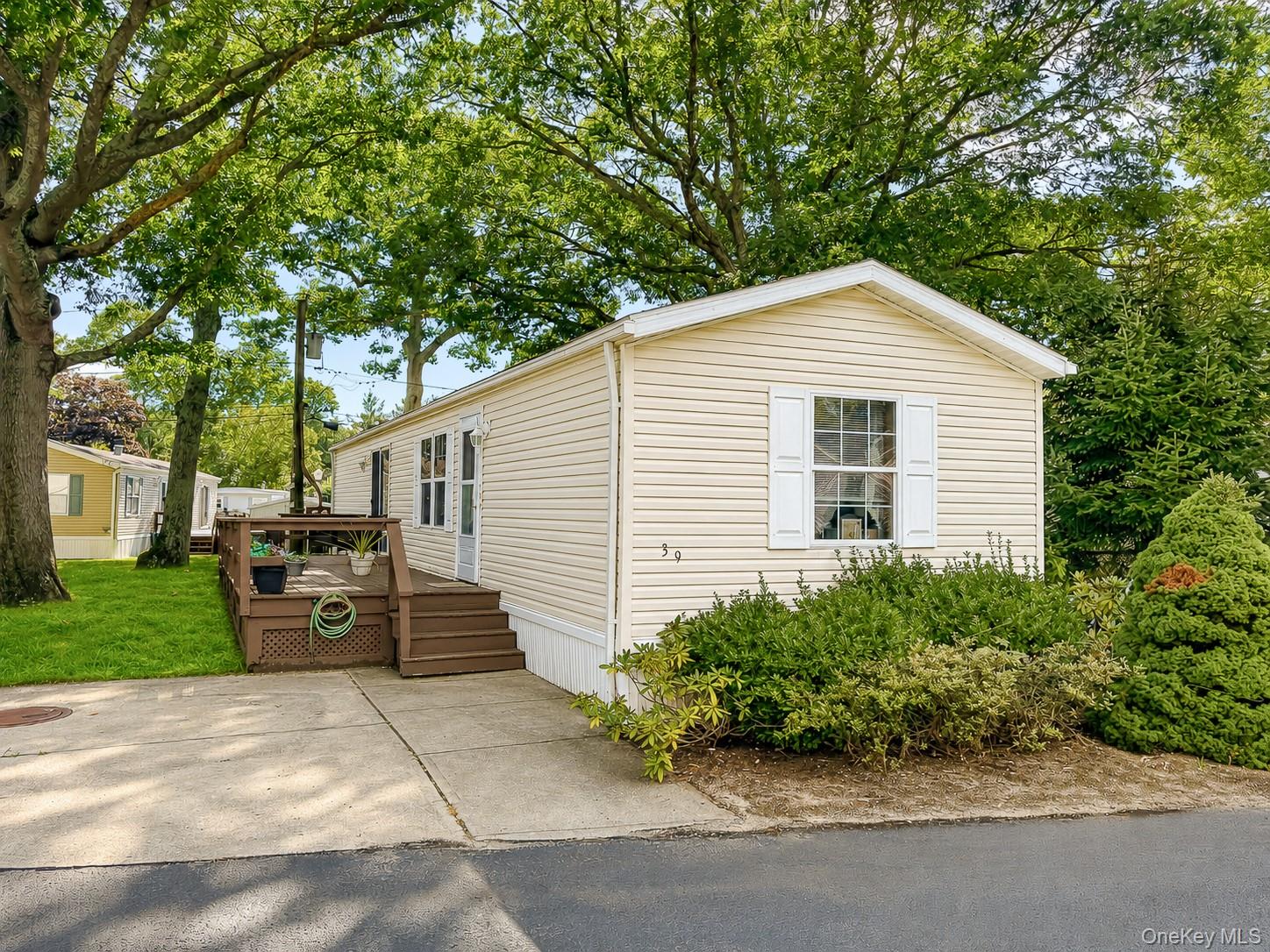 37 Hubbard 39 Property Photo 1