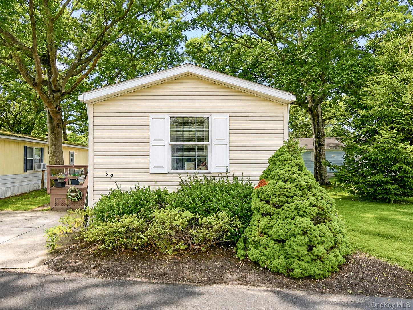 37 Hubbard 39 Property Photo 2