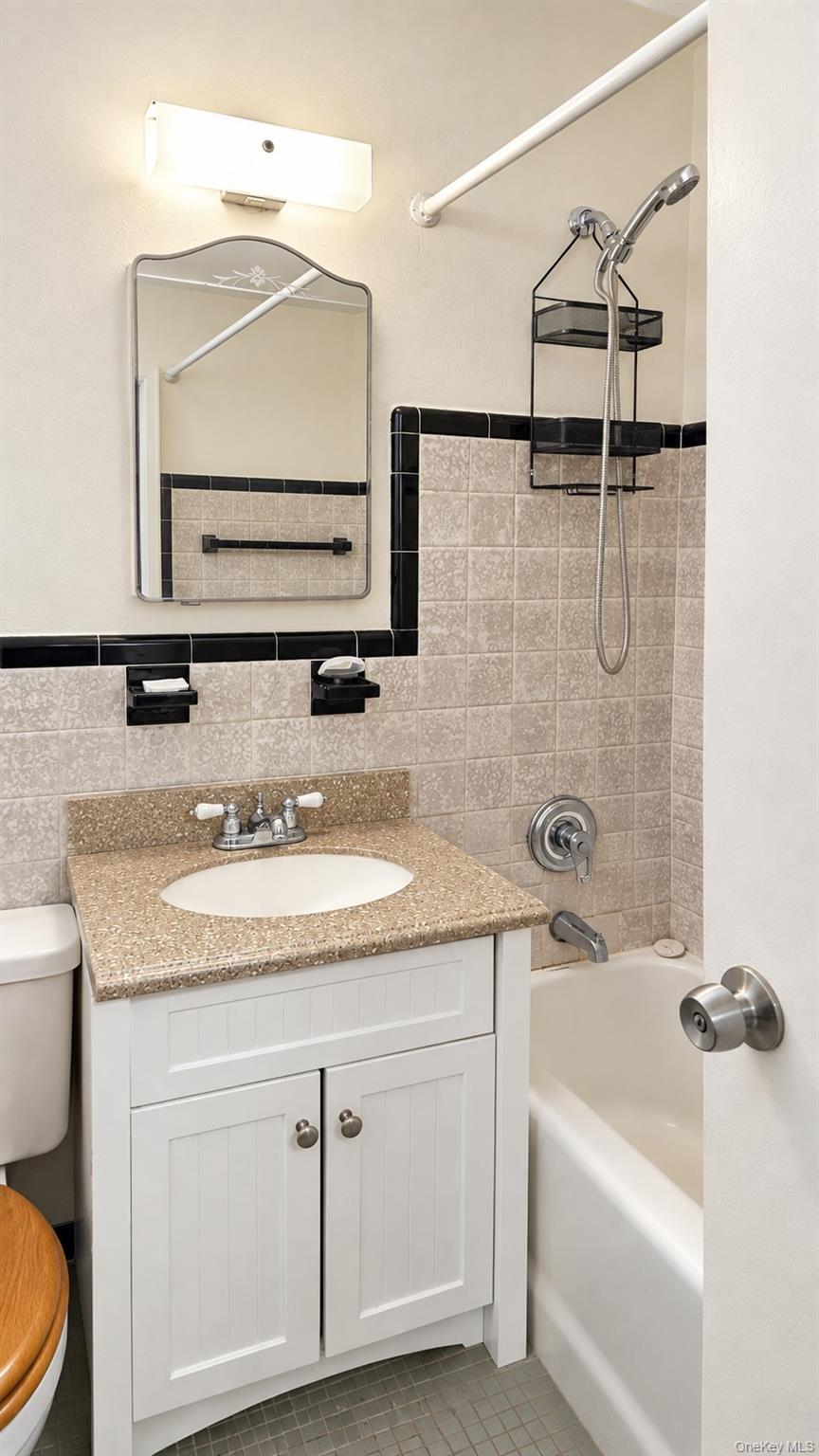 55a Ehrbar Avenue 4c Property Photo 9