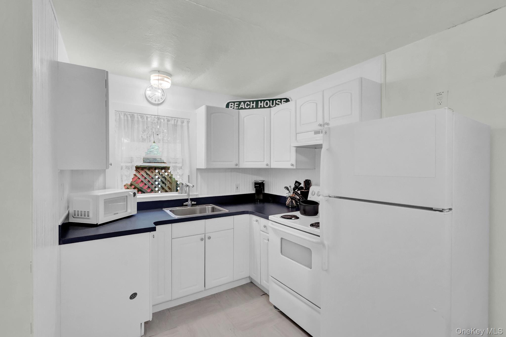 15 Cottage Road Property Photo 4