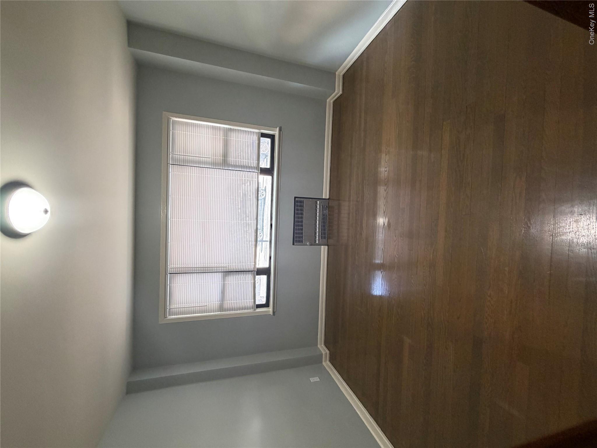 690 Fairview Ave 1b Property Photo 4