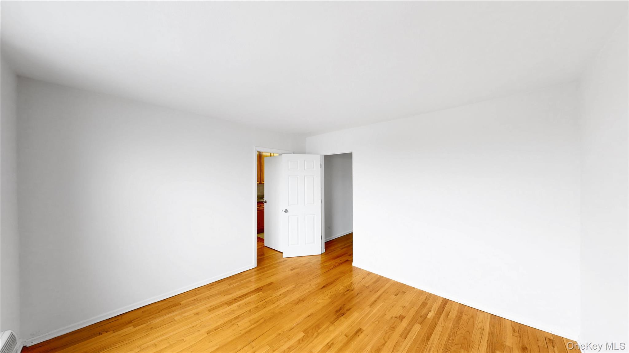 60-11 Broadway 3l Property Photo 8