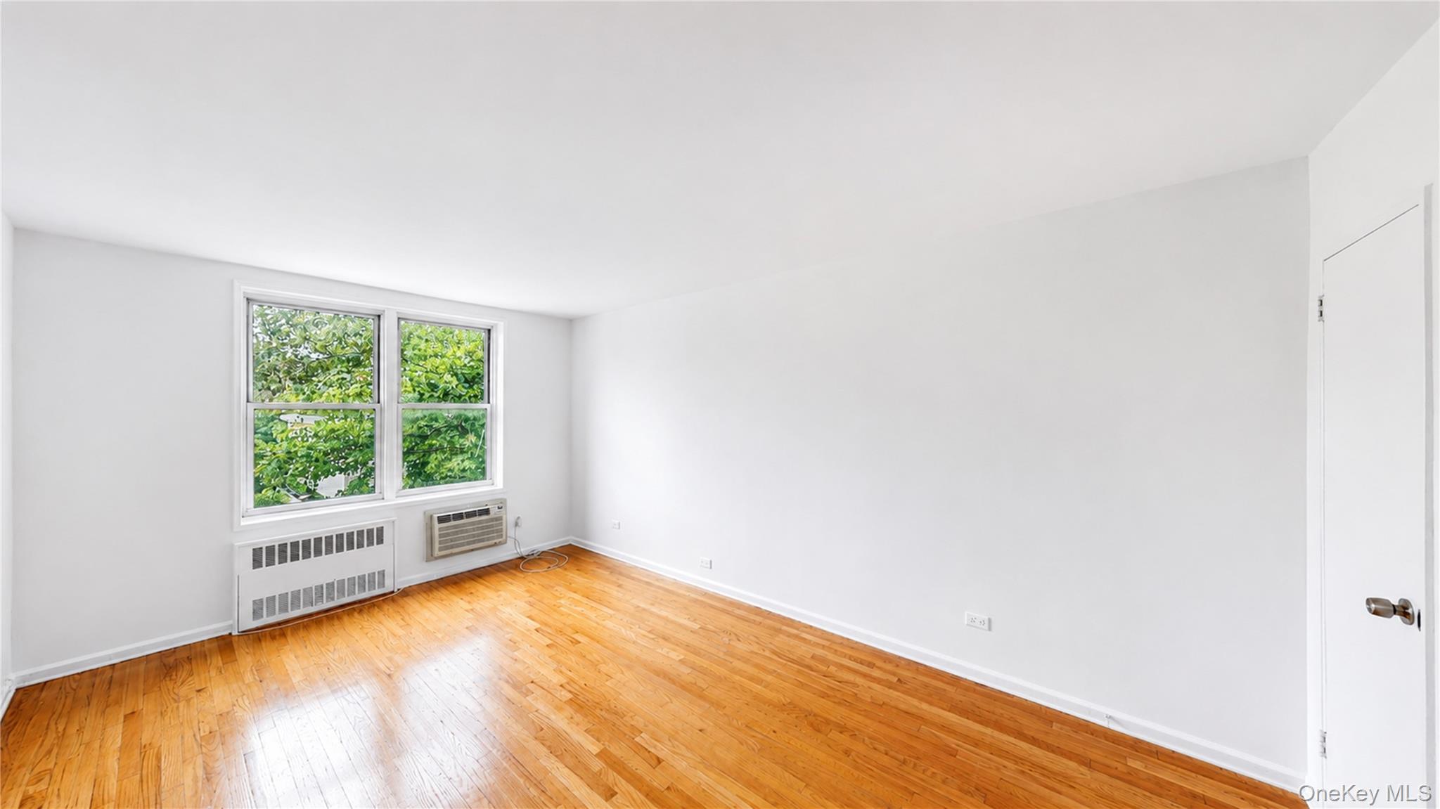 60-11 Broadway 3l Property Photo 10