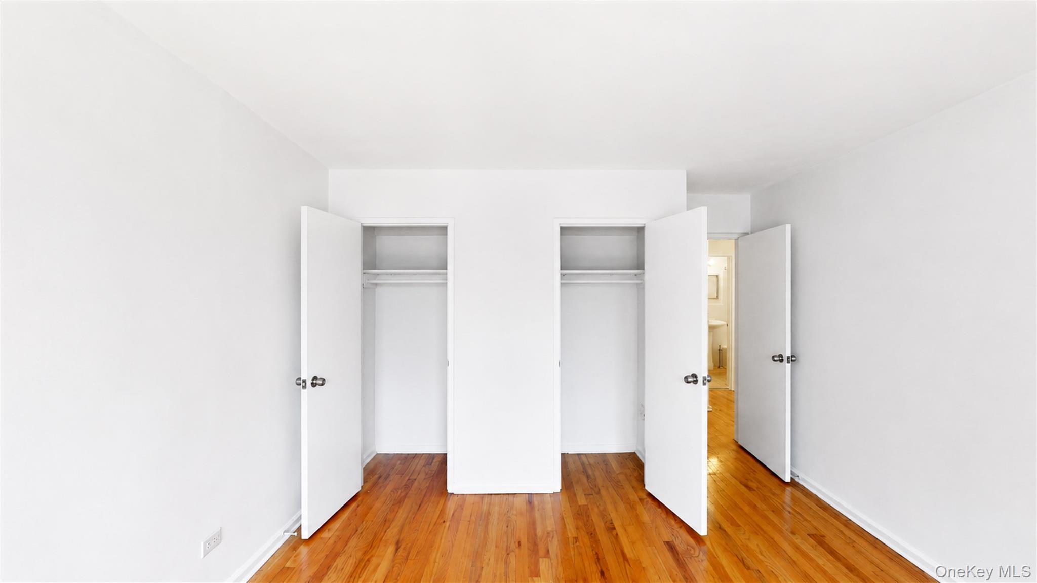 60-11 Broadway 3l Property Photo 12