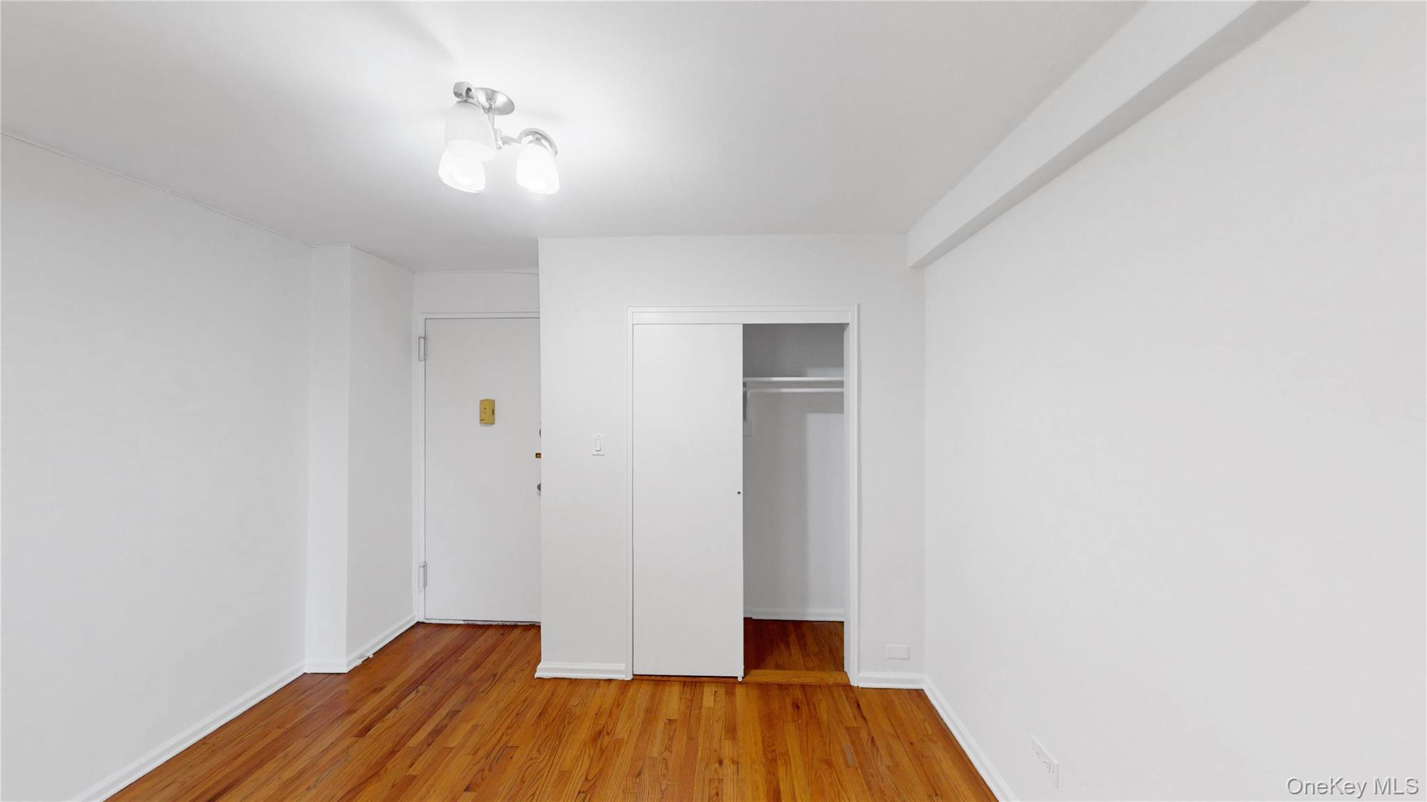 60-11 Broadway 3l Property Photo 13