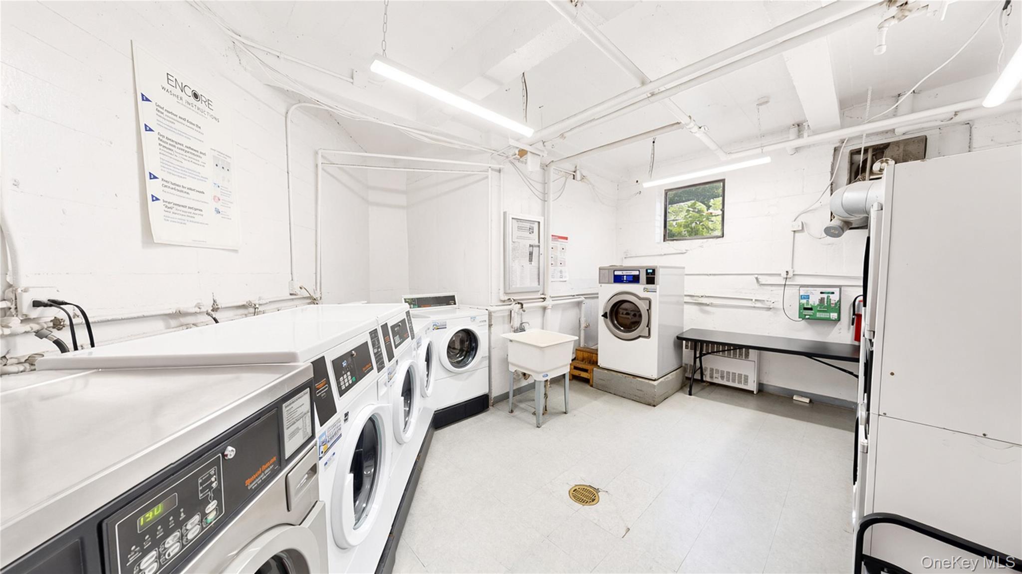 60-11 Broadway 3l Property Photo 18