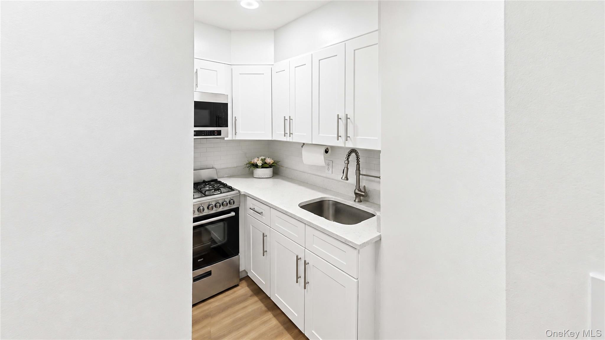 50-21 39th Place 1a Property Photo 5