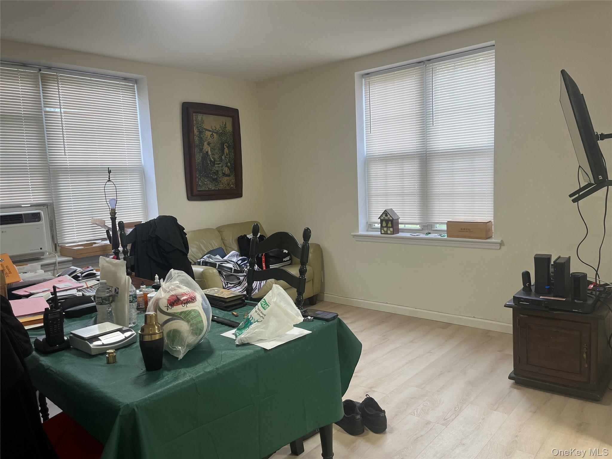 208-10a 39 Avenue Property Photo 5