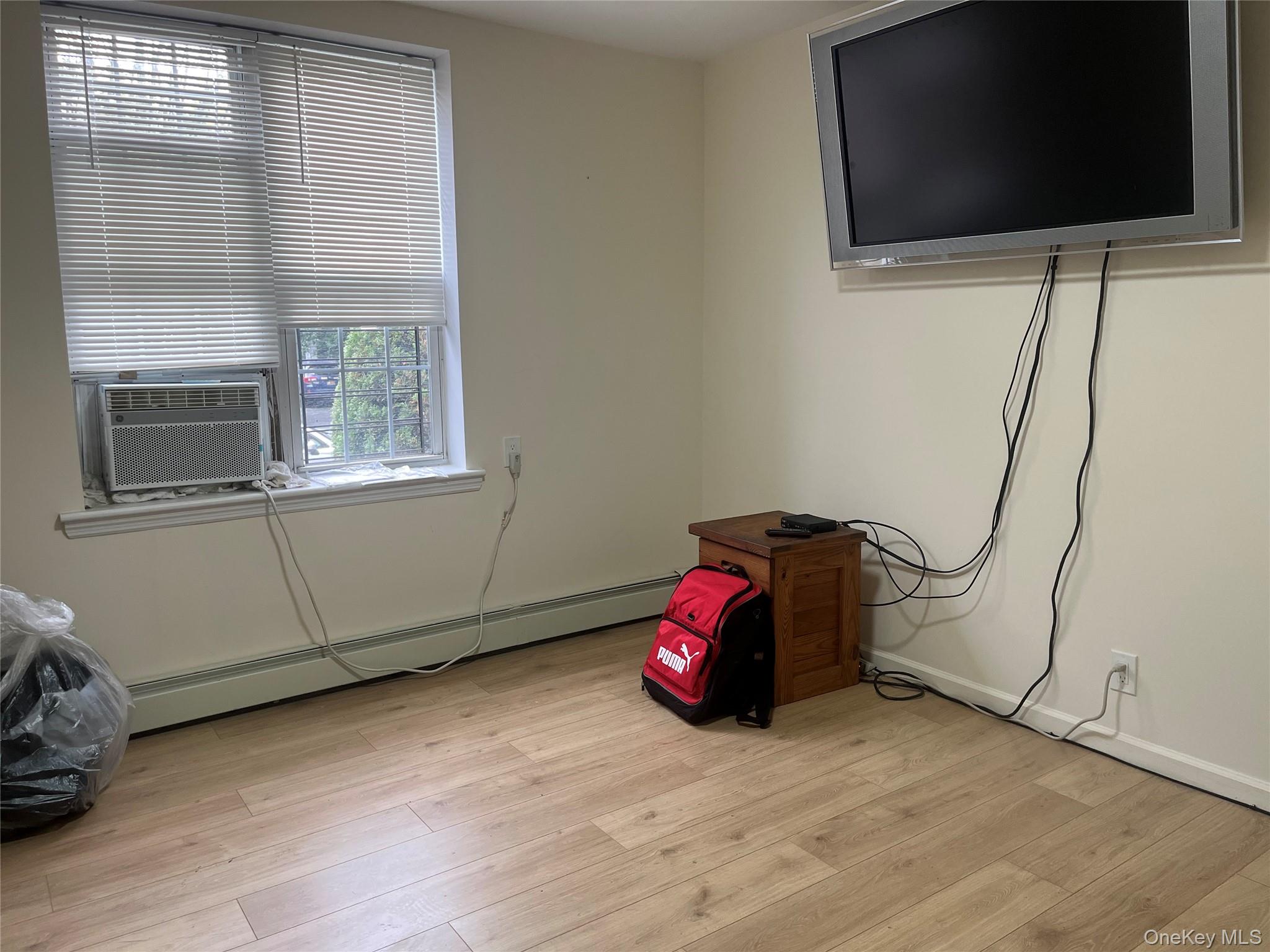 208-10a 39 Avenue Property Photo 6