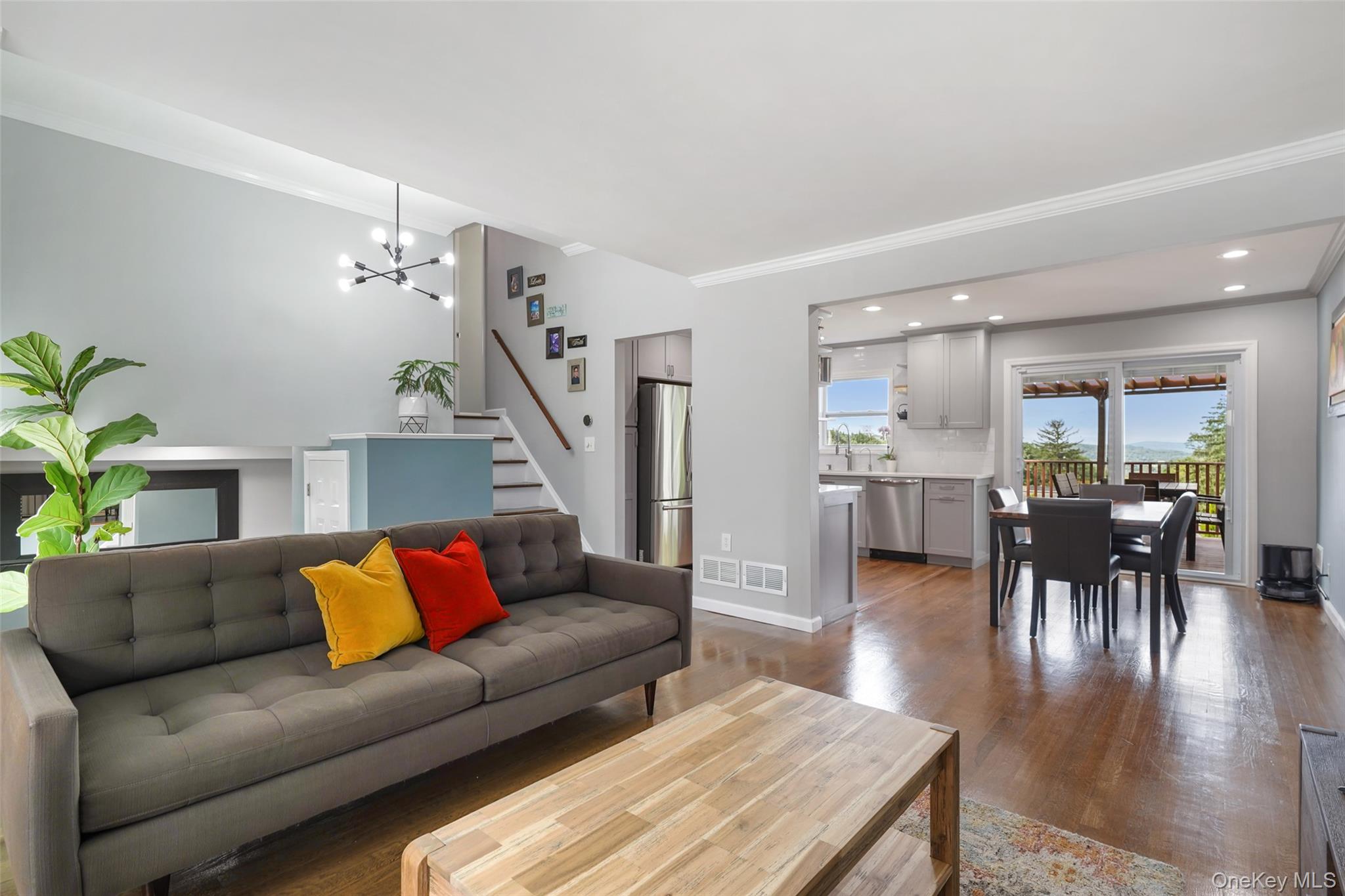 6 S High Street Property Photo 6