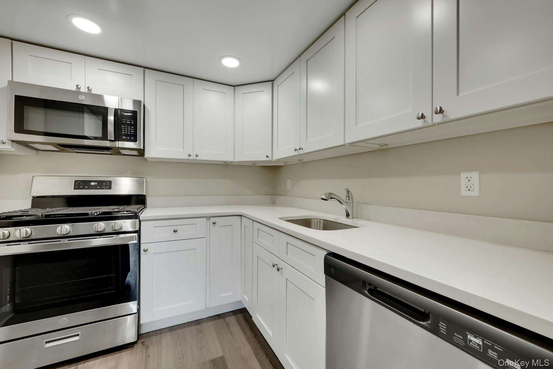 2 Park Avenue 3h Property Photo 10