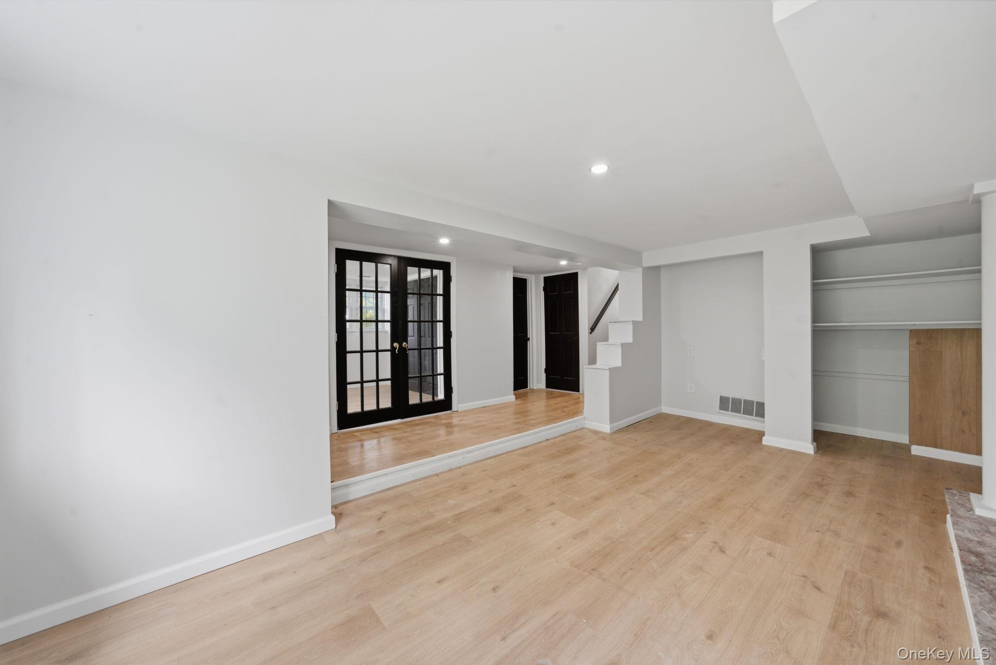 335 Lewis Avenue Property Photo 14