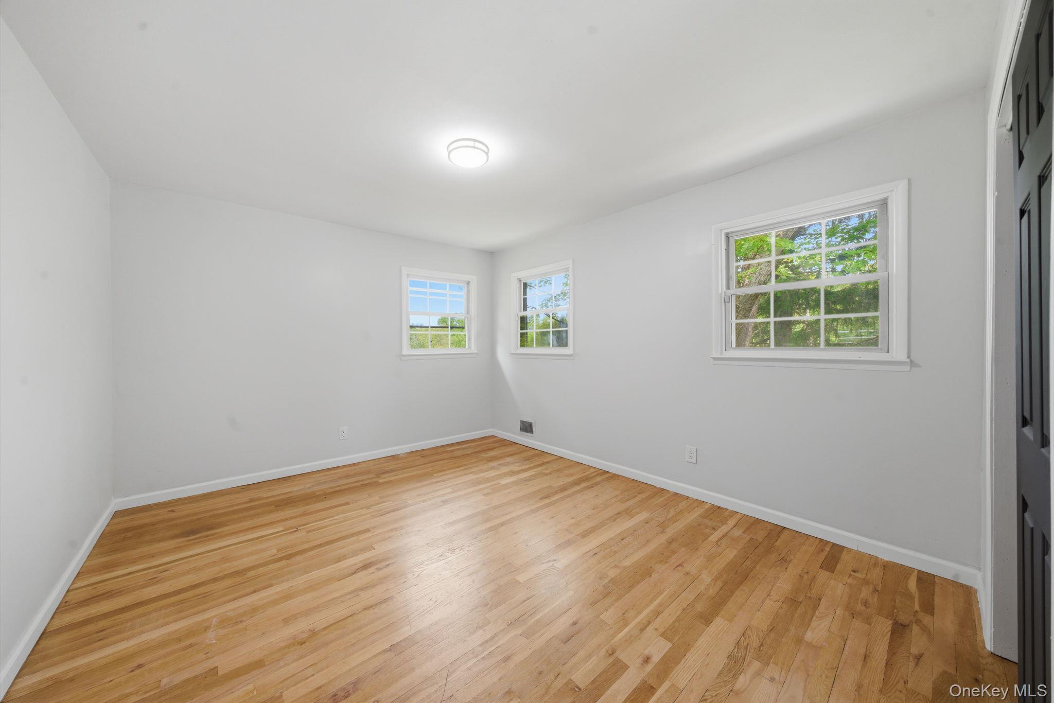 335 Lewis Avenue Property Photo 23