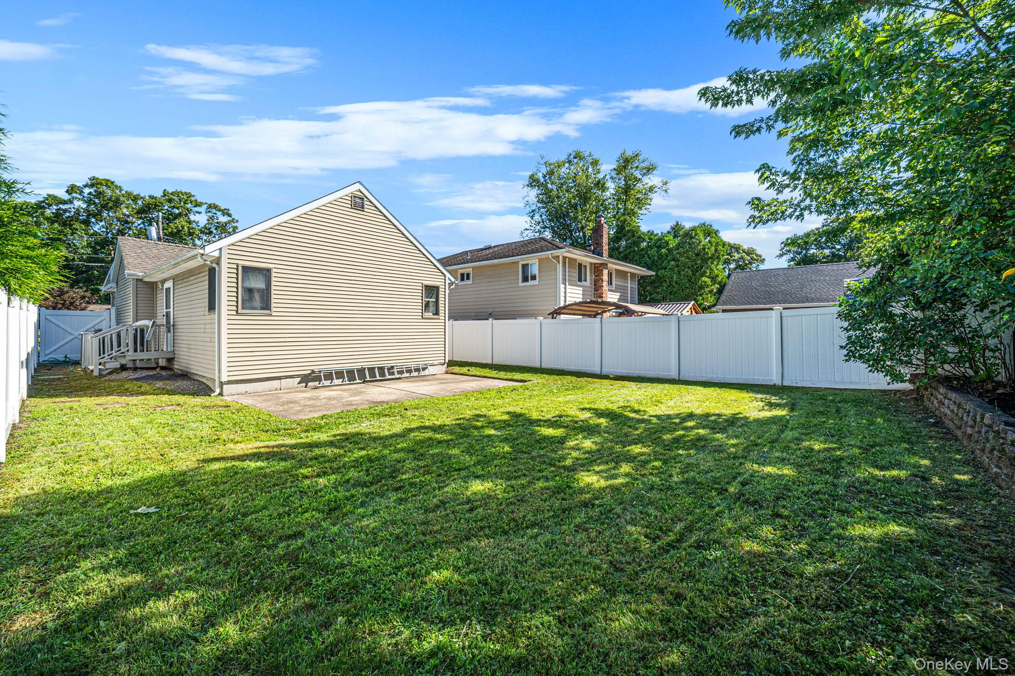 256 Deer Road Property Photo 18