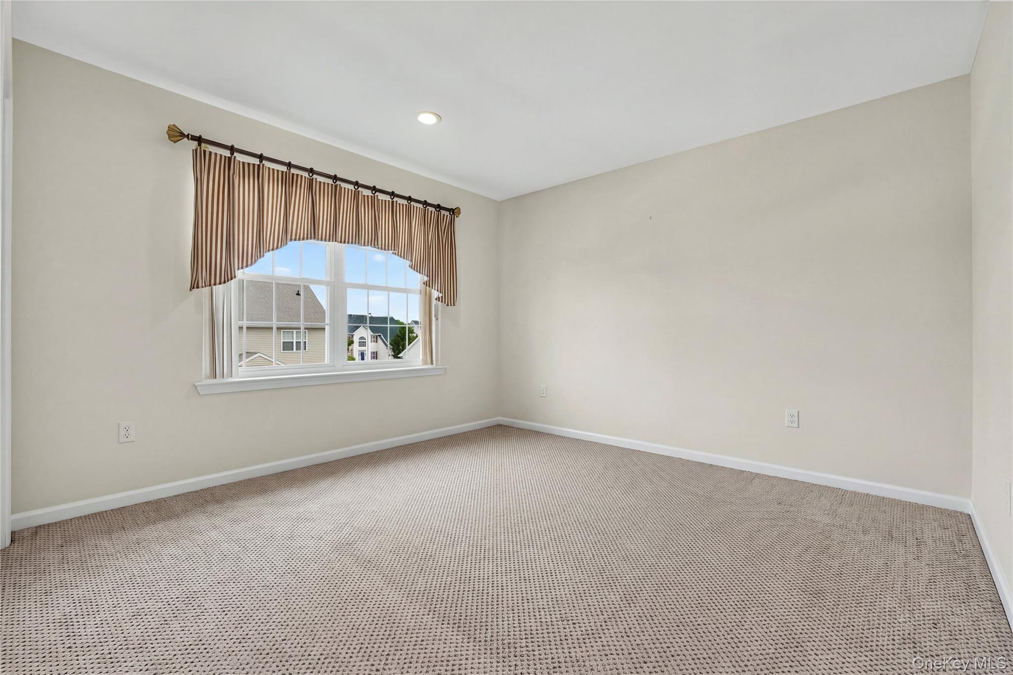 2506 Constitution Way Property Photo 32