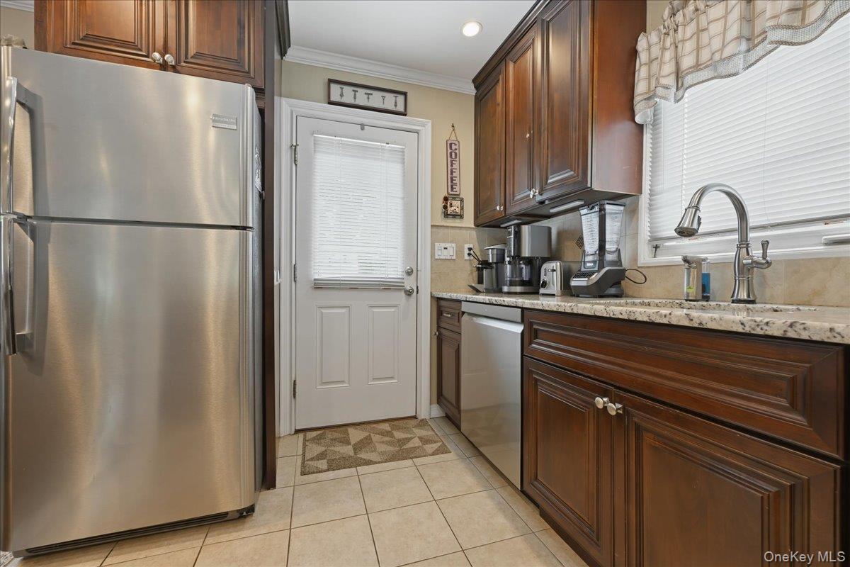 2977 Grand Boulevard Property Photo 9