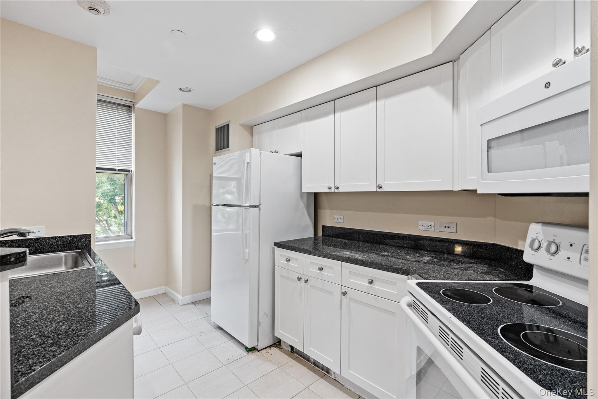 300 Mamaroneck Avenue 201 Property Photo 12