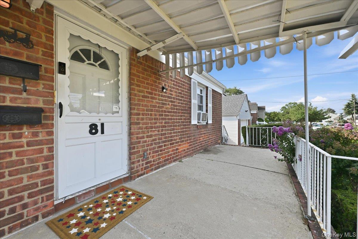 81 Franklin Street Property Photo 6