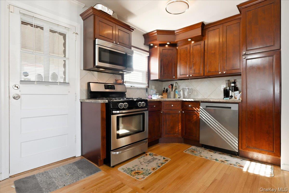 81 Franklin Street Property Photo 11