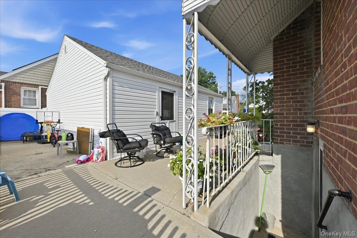 81 Franklin Street Property Photo 35