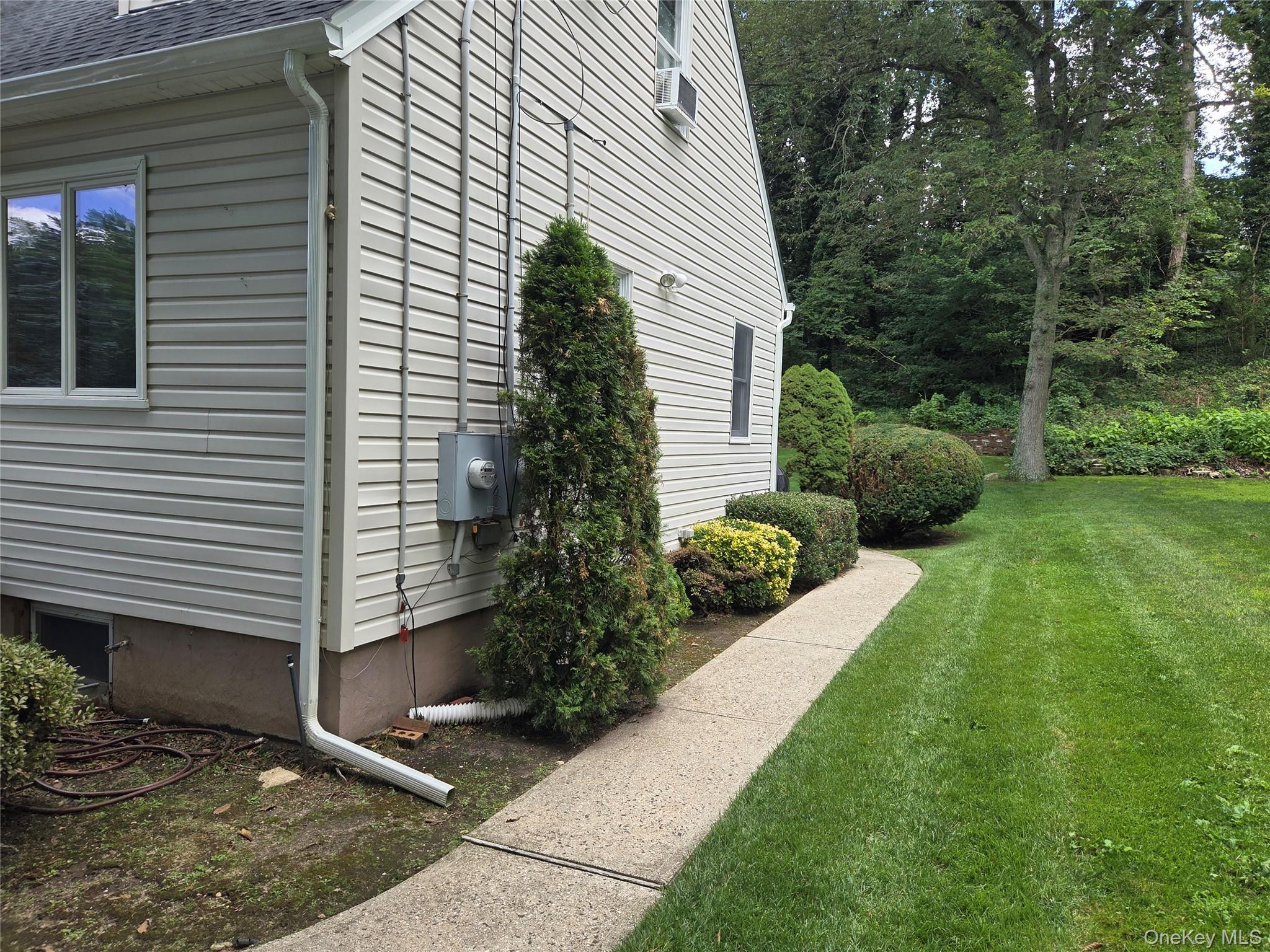 10 Irving Drive Property Photo 2