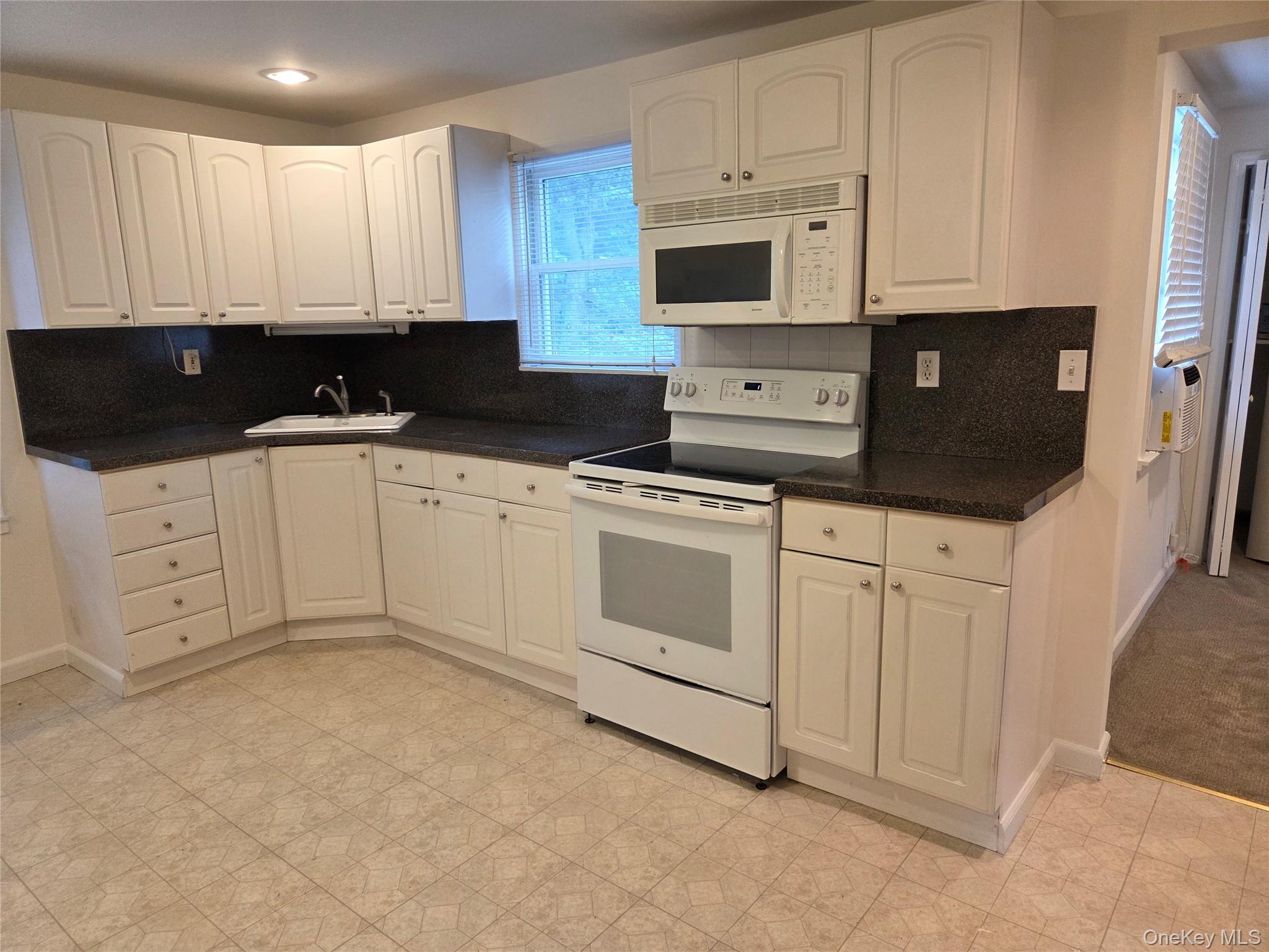 10 Irving Drive Property Photo 5