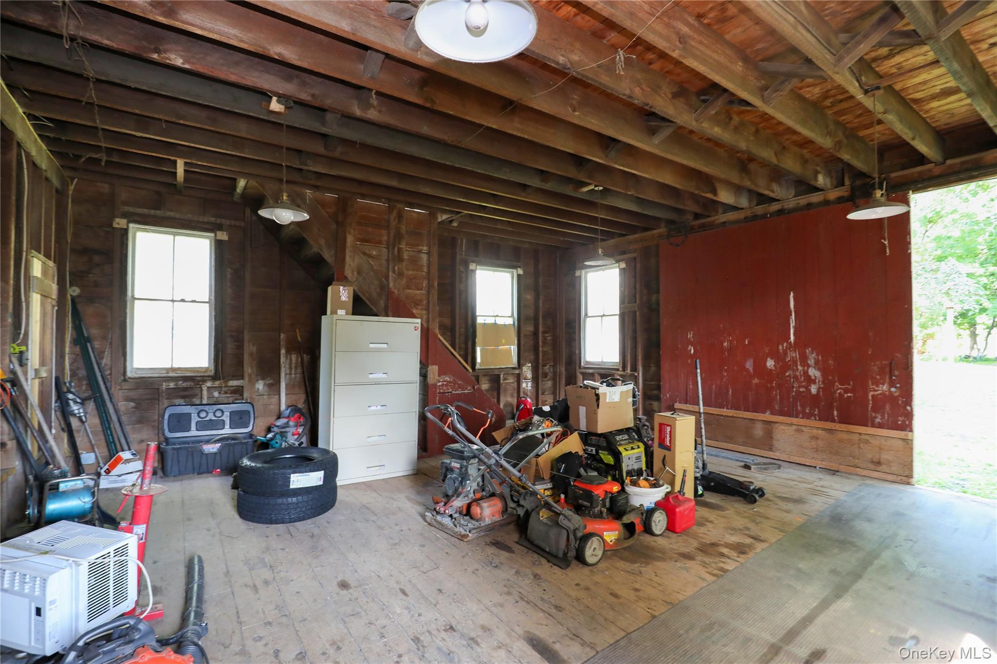 12-16 Lounsbury Place Property Photo 15
