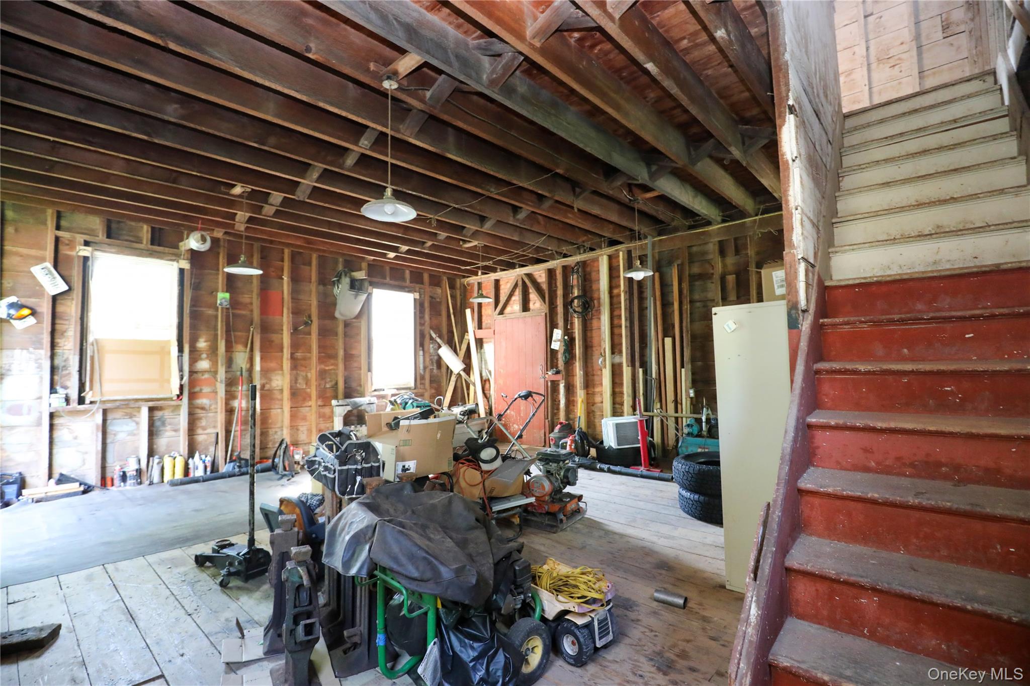 12-16 Lounsbury Place Property Photo 17